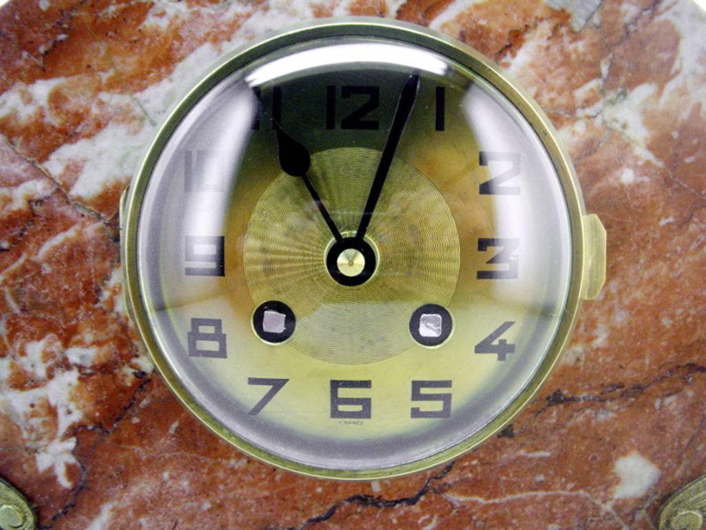 French Art Deco Marble Mantel Clock, 1925 In Good Condition In Saint-Amans-des-Cots, FR