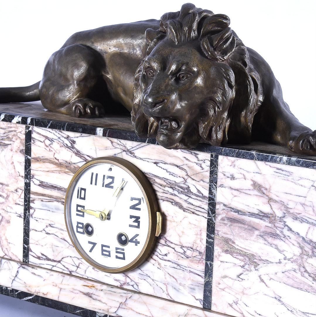 Mid-20th Century French Art Deco Marble Mantel Clock