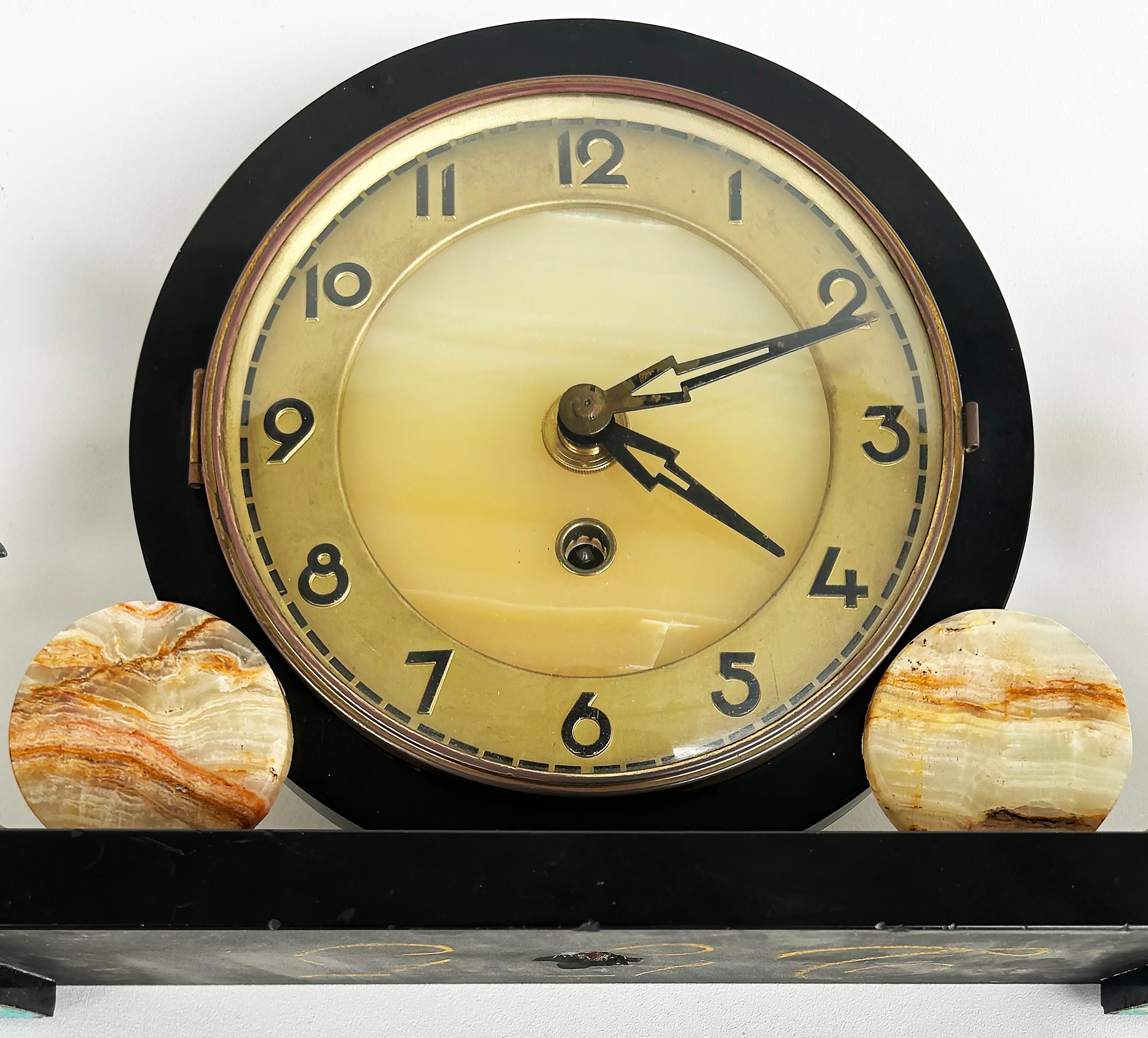French Art Deco Marble Onyx Mantel Clock with Gazelles Signed Ucra 1930s In Good Condition For Sale In Miami, FL