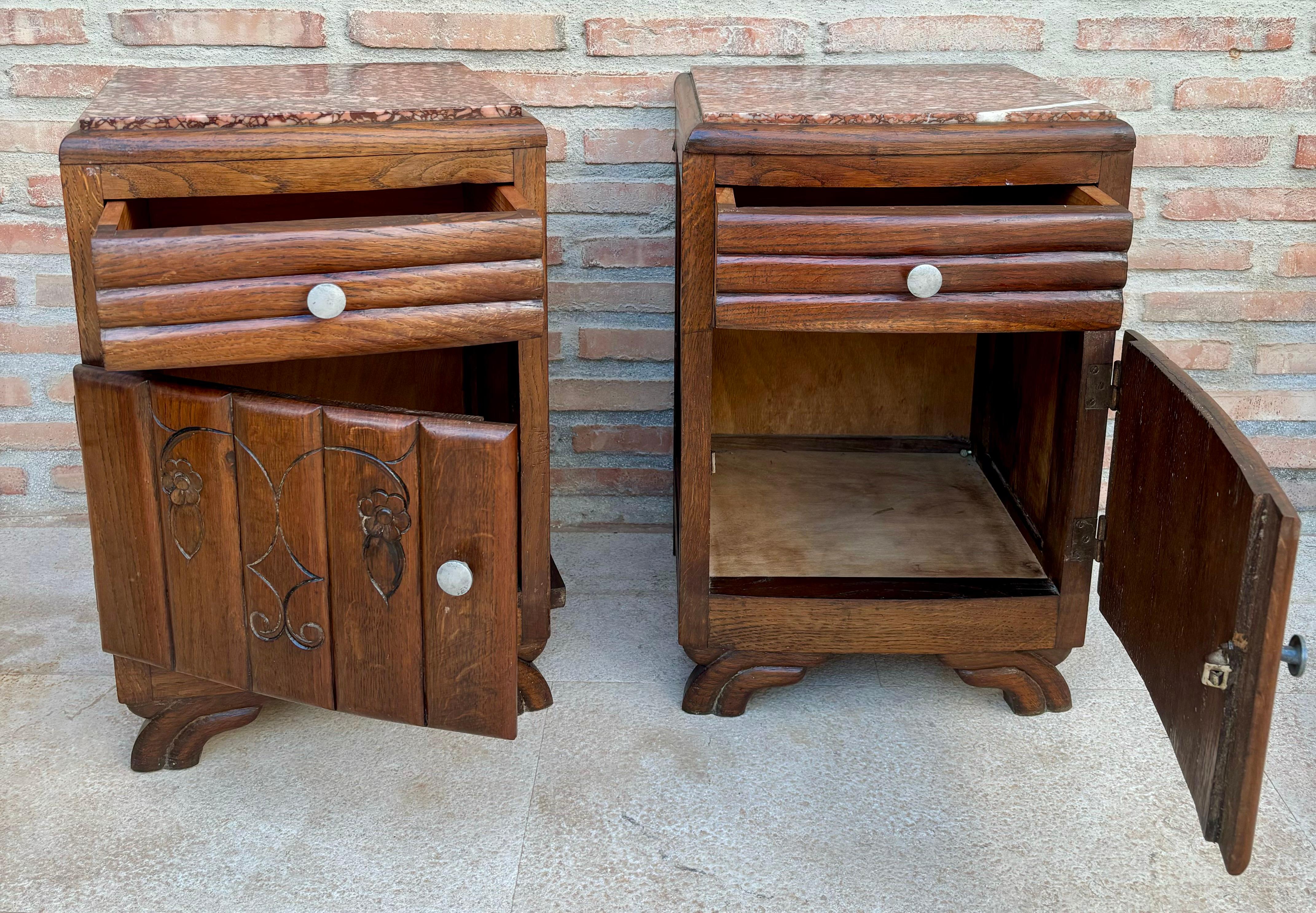 French Art Deco Marble Top Nightstands or Bedside Cabinets in Walnut, 1930, Set In Good Condition For Sale In Miami, FL