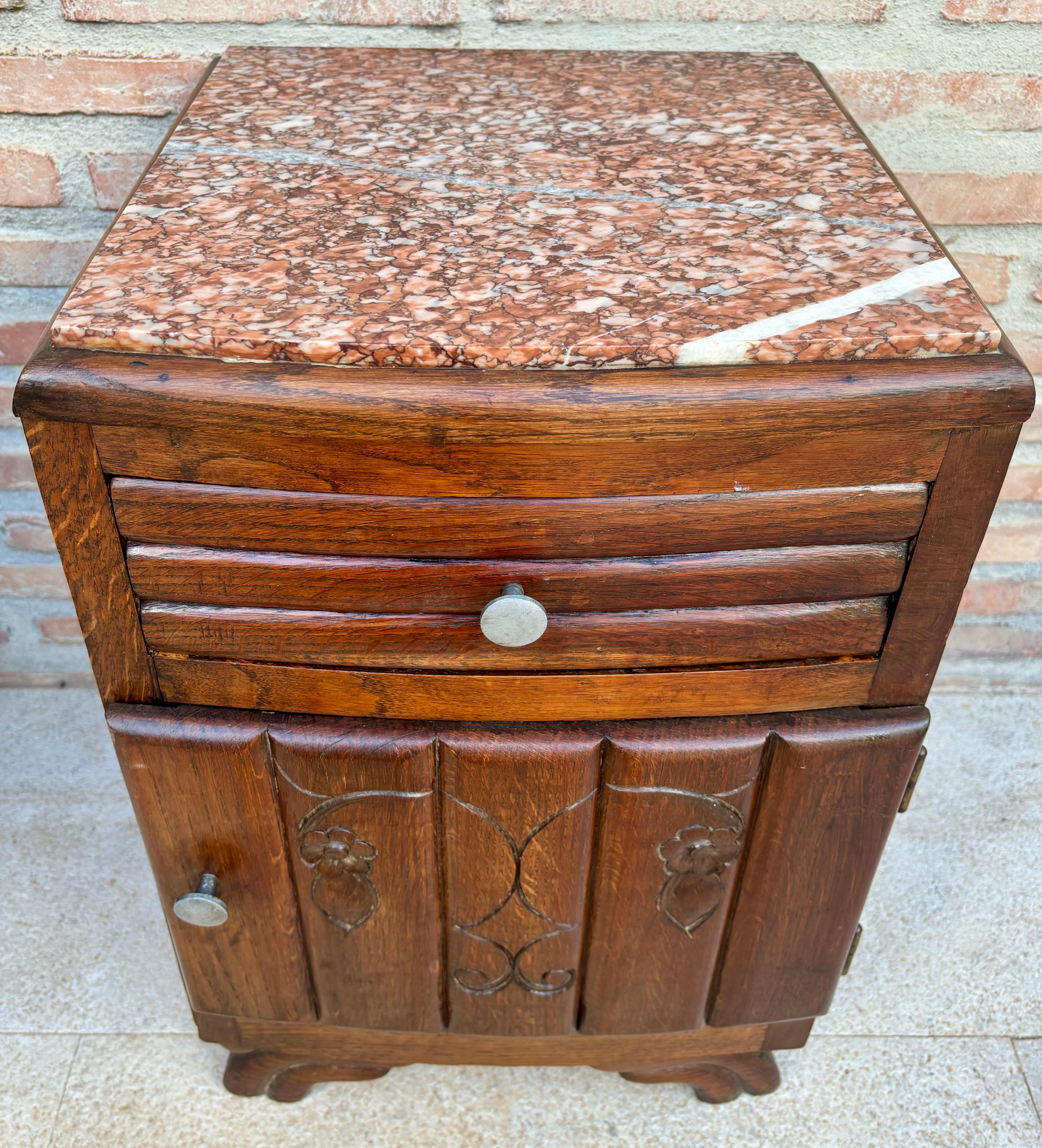 French Art Deco Marble Top Nightstands or Bedside Cabinets in Walnut, 1930, Set For Sale 2