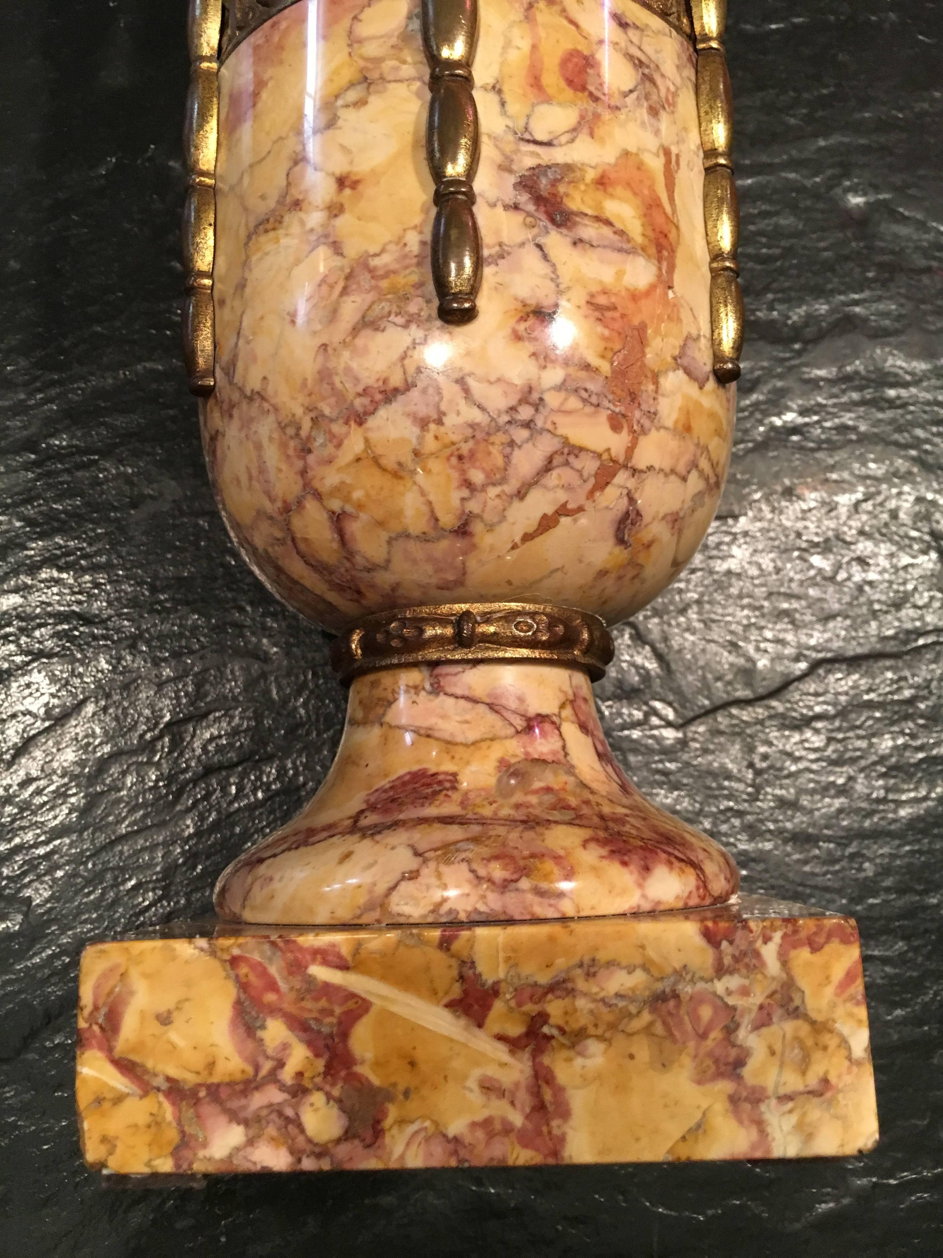 French Art Deco Marble Urns with Bronze, circa 1920 For Sale 1