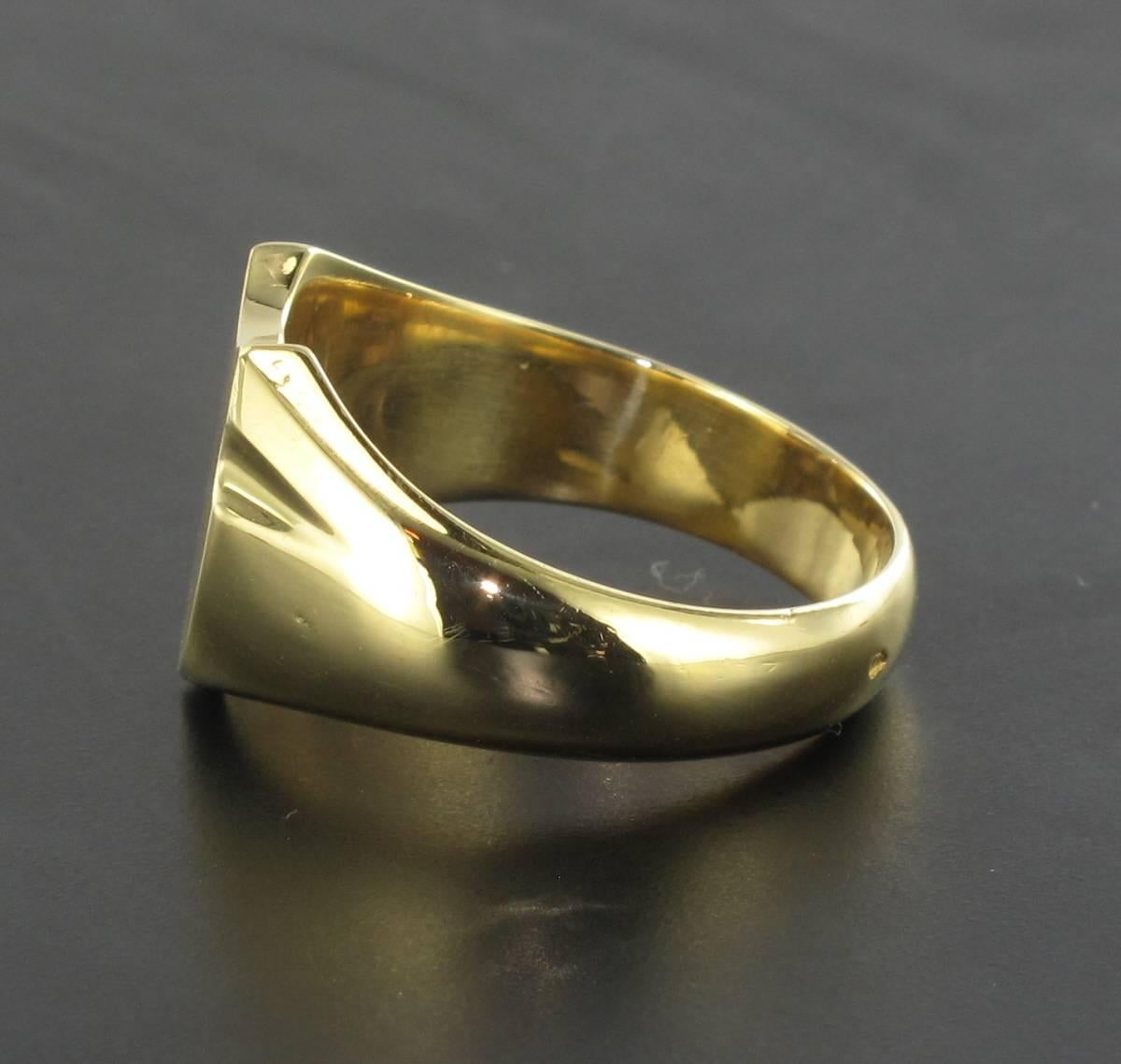 French Art Deco Men's 18 Karat Yellow Gold Signet Ring 5