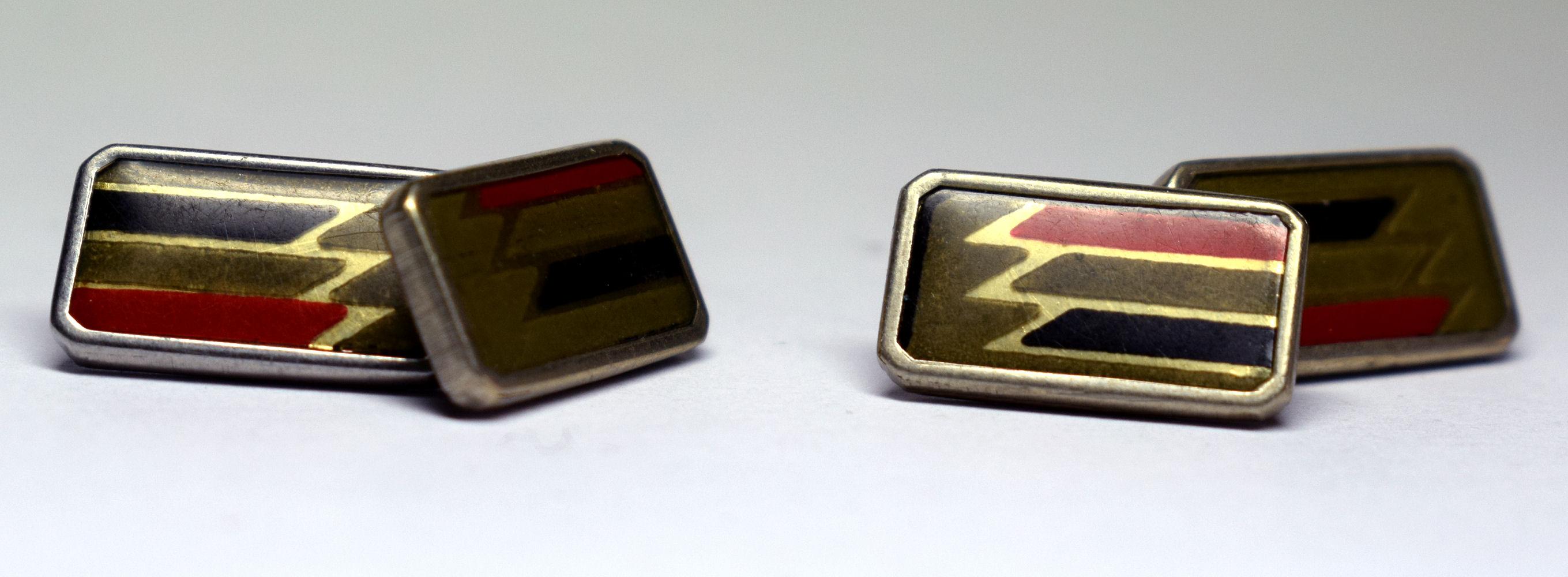 French Art Deco Men’s Enamel Cufflinks with Matching Buckle In Good Condition For Sale In Devon, England