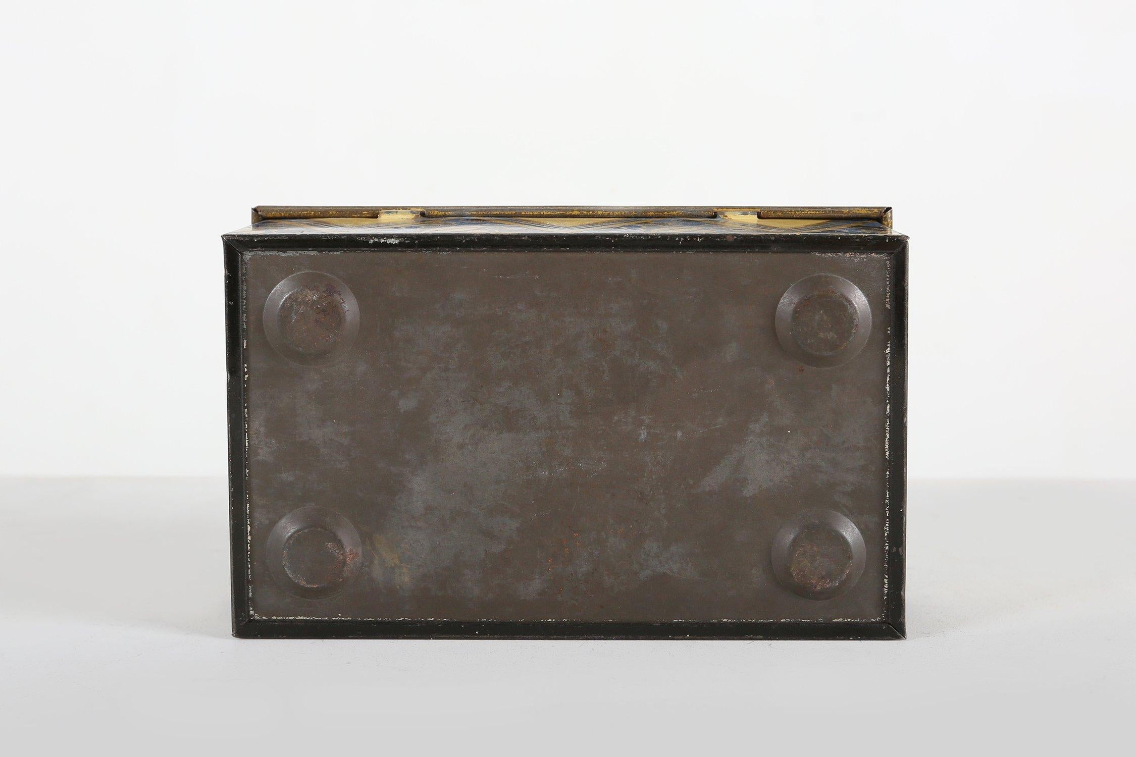 Französische Art-Déco-Metalldose mit Merkurdekor, 1930er Jahre im Angebot 3