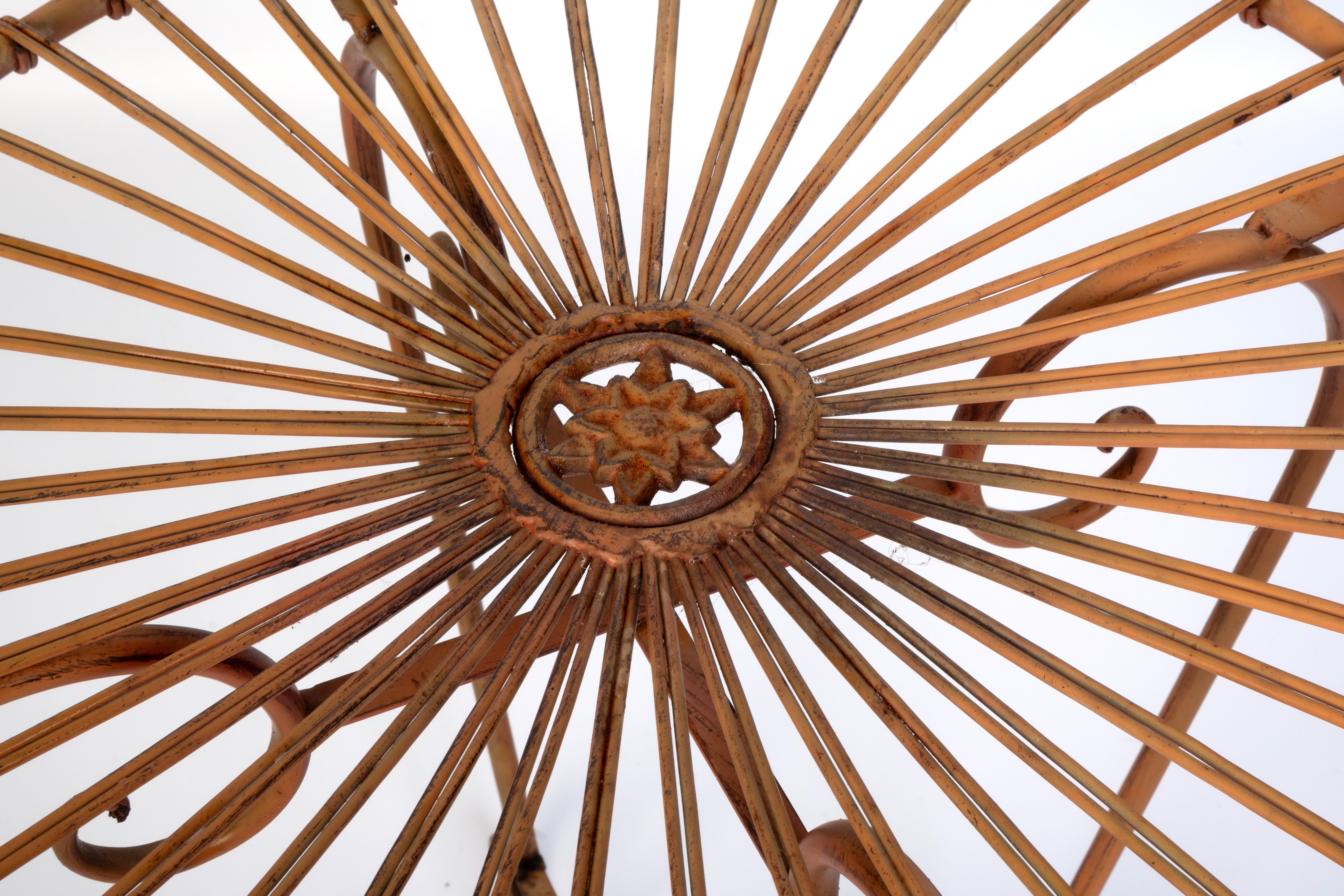 Table d'appoint à café d'intérieur/extérieur Art déco en métal rond avec plateau en verre en vente 3