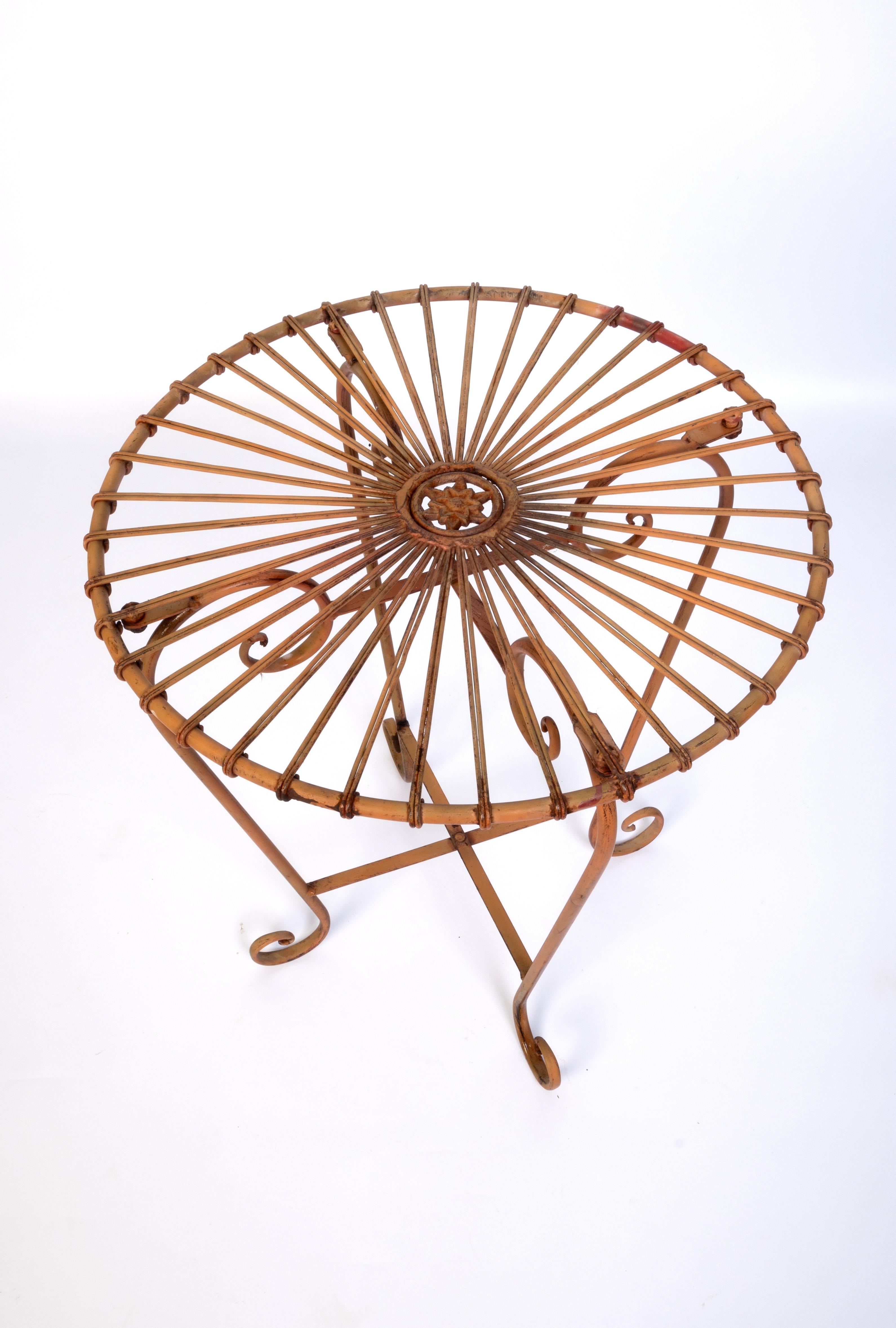 Table d'appoint à café d'intérieur/extérieur Art déco en métal rond avec plateau en verre en vente 4
