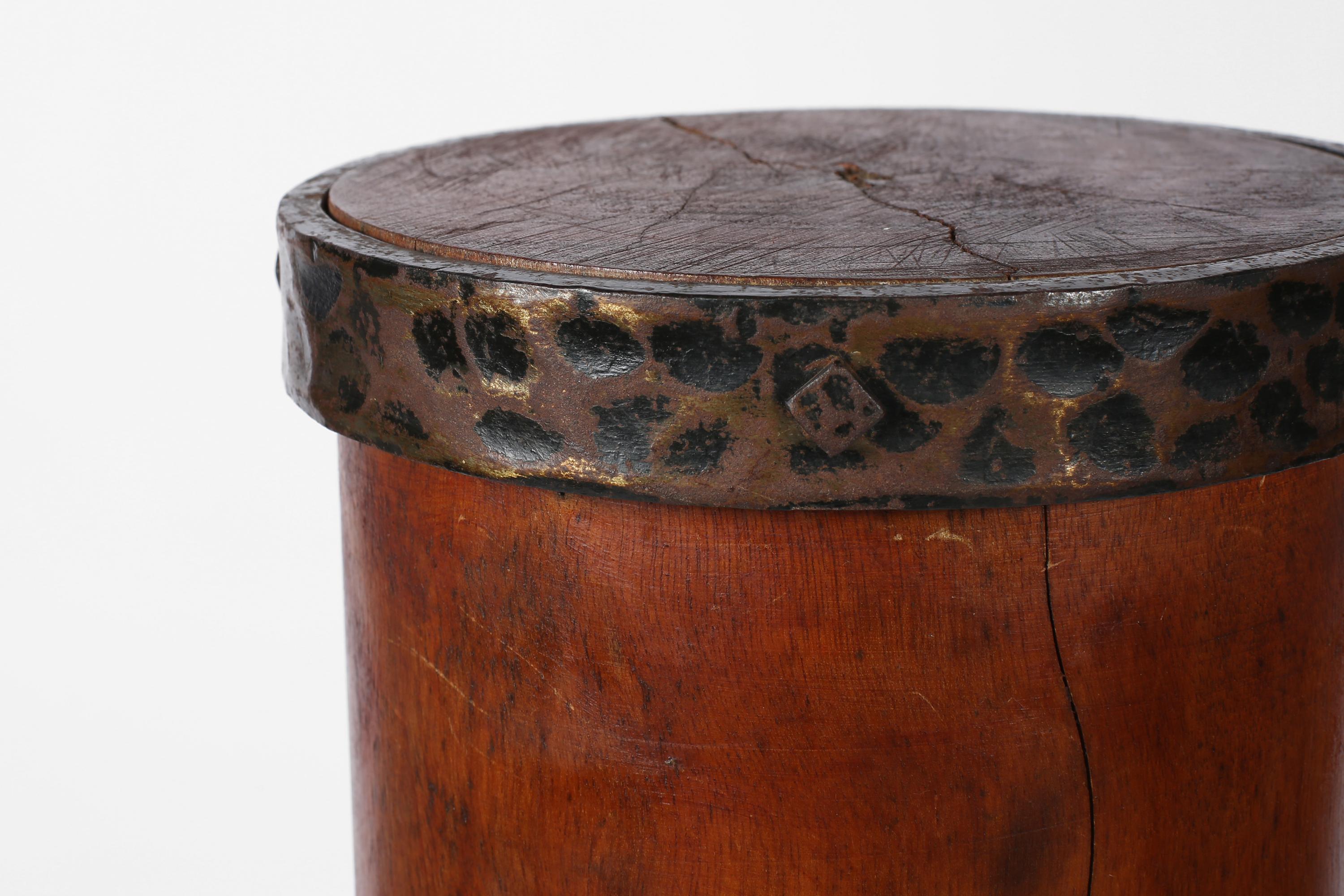 French Art Deco Michel Zadounaïsky Mahogany and Hammered Iron Column Plinth in vendita 6