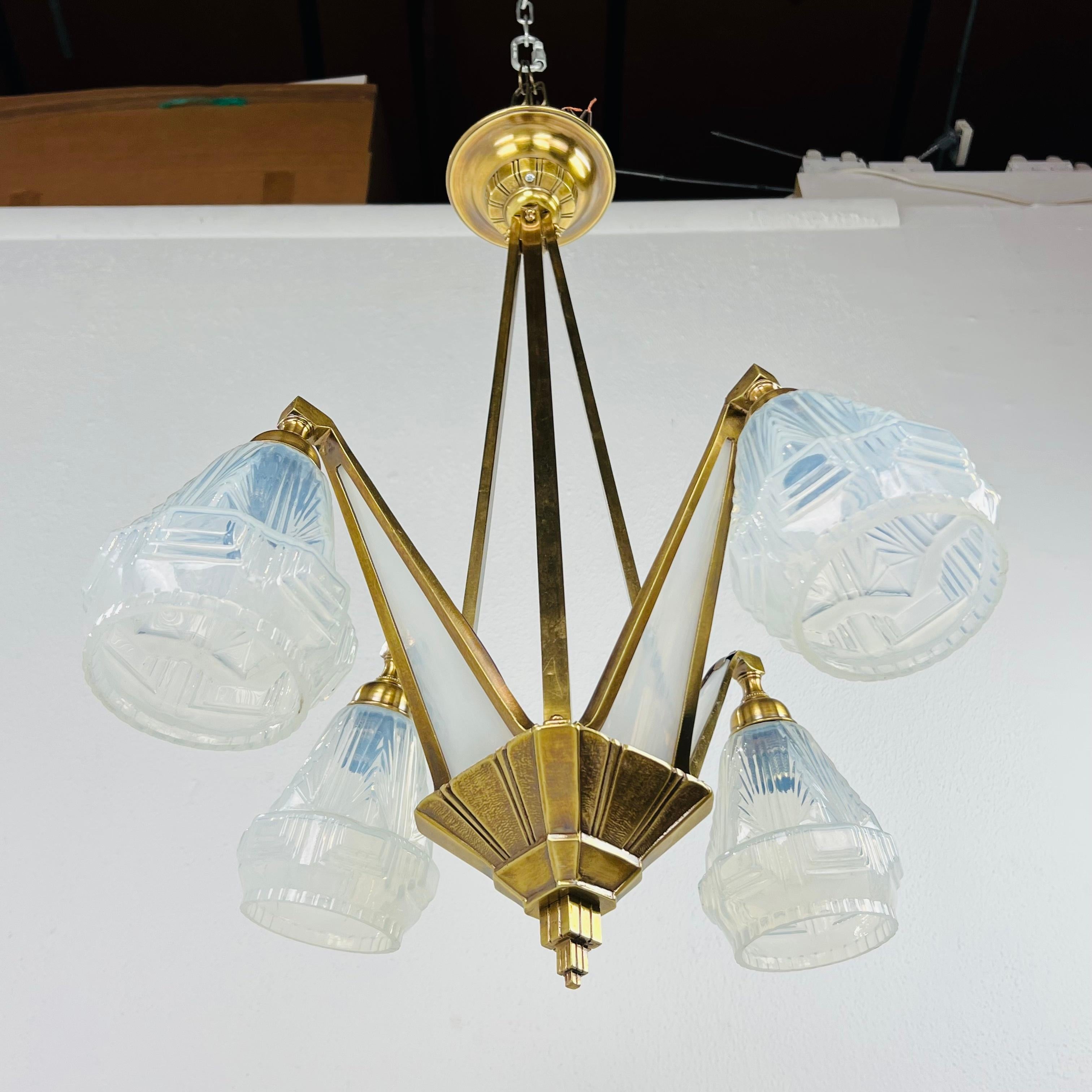French Art Deco Milk Glass Chandelier In Good Condition For Sale In Dallas, TX