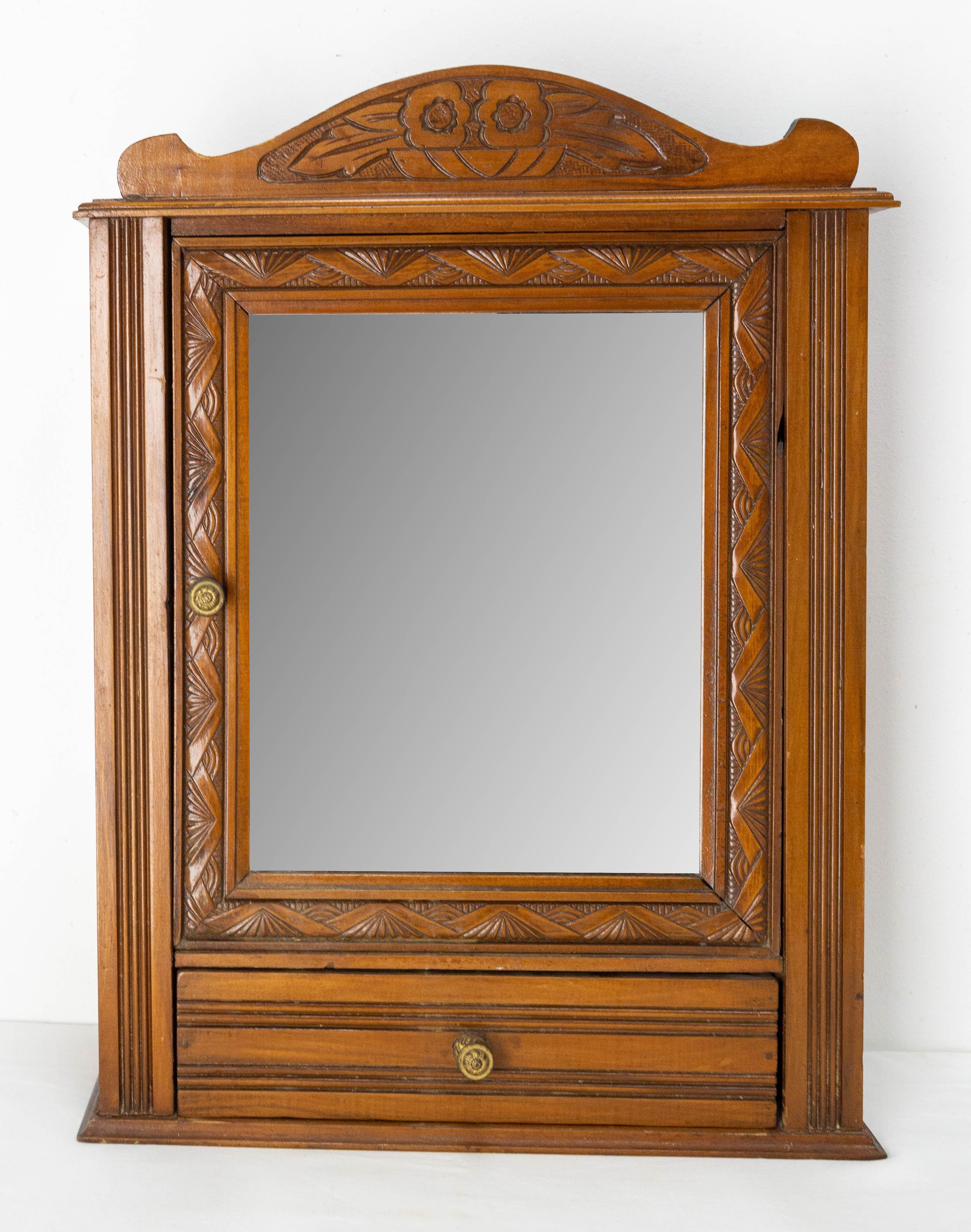 French Art Deco Little Poplar Armoire with Mirror or Wall Cabinet, circa 1930 In Good Condition For Sale In Labrit, Landes