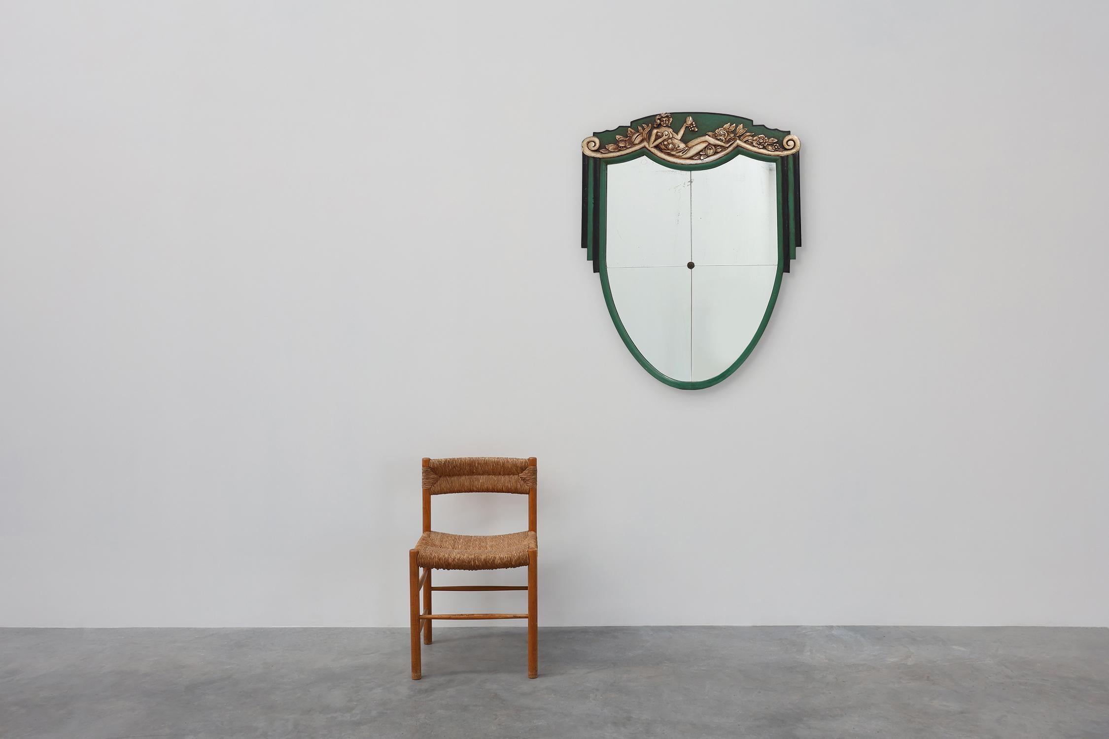 French Art Deco mirror in green carved wood, 1930s In Good Condition For Sale In Meulebeke, BE