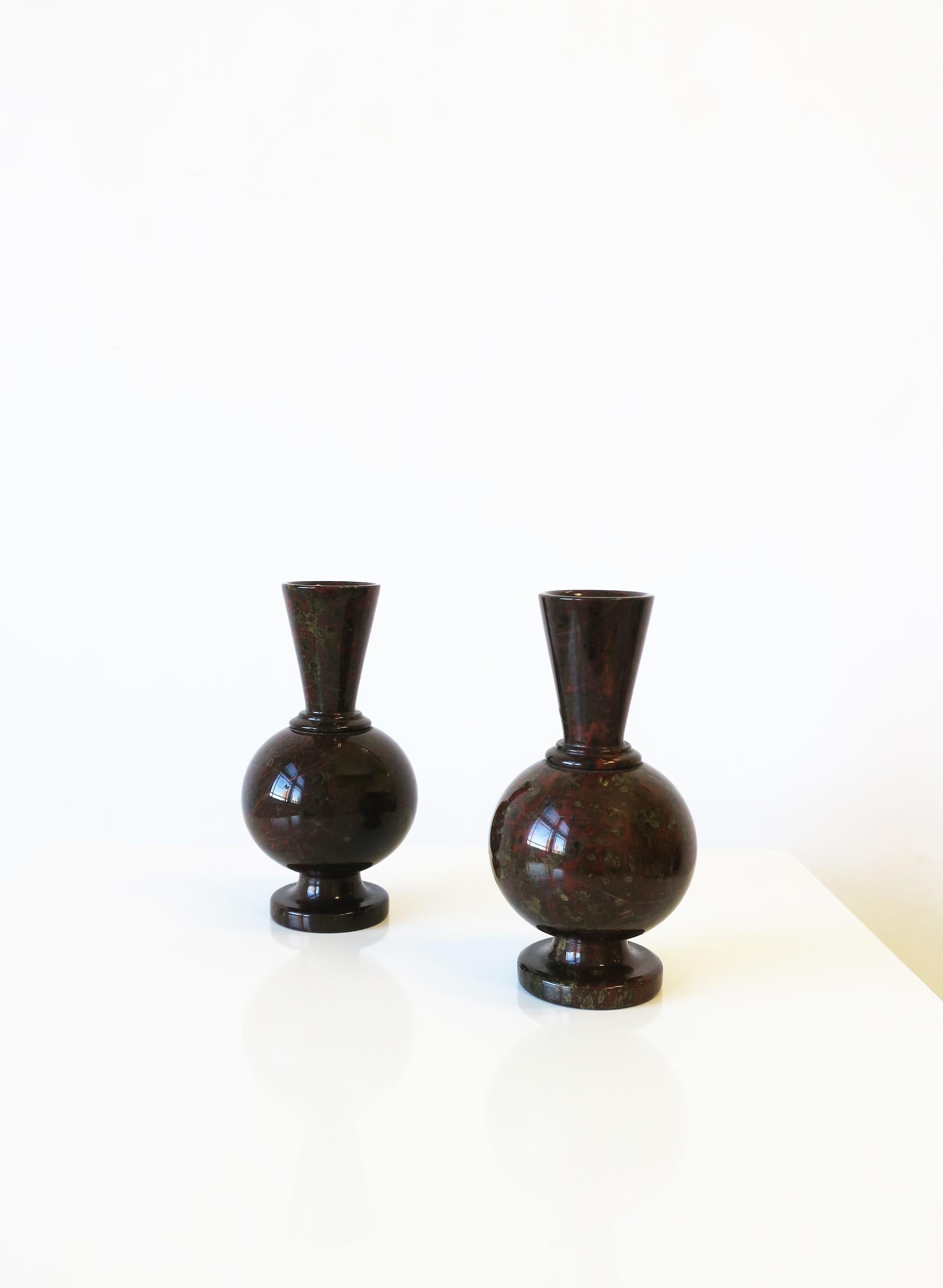 French Art Deco Modern Marble Stone Vases, Pair For Sale 1