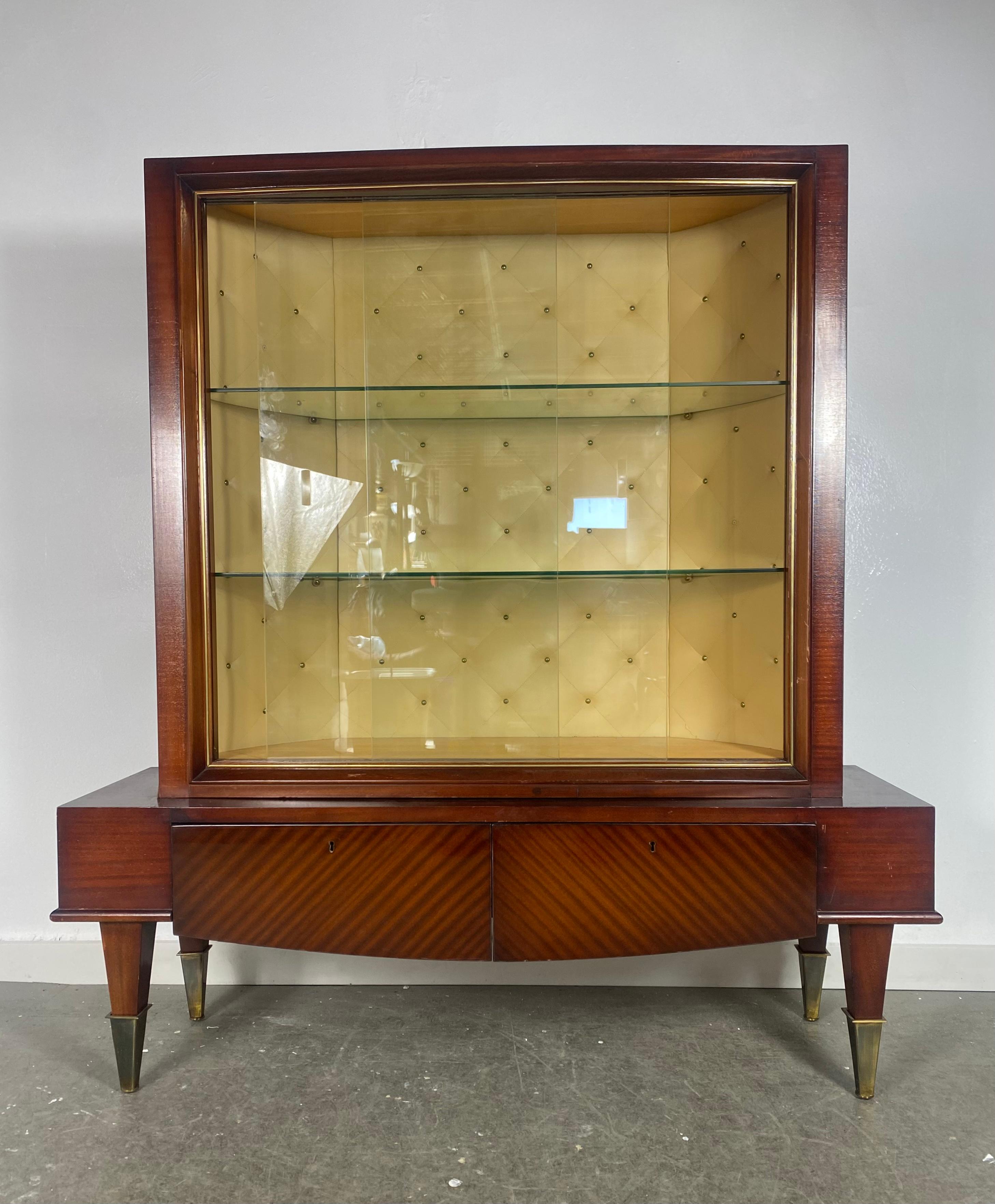 French Art Deco / Moderne' Vitrine, Bar, Cabinet Attrib. to Jules Leleu 1940s For Sale 4