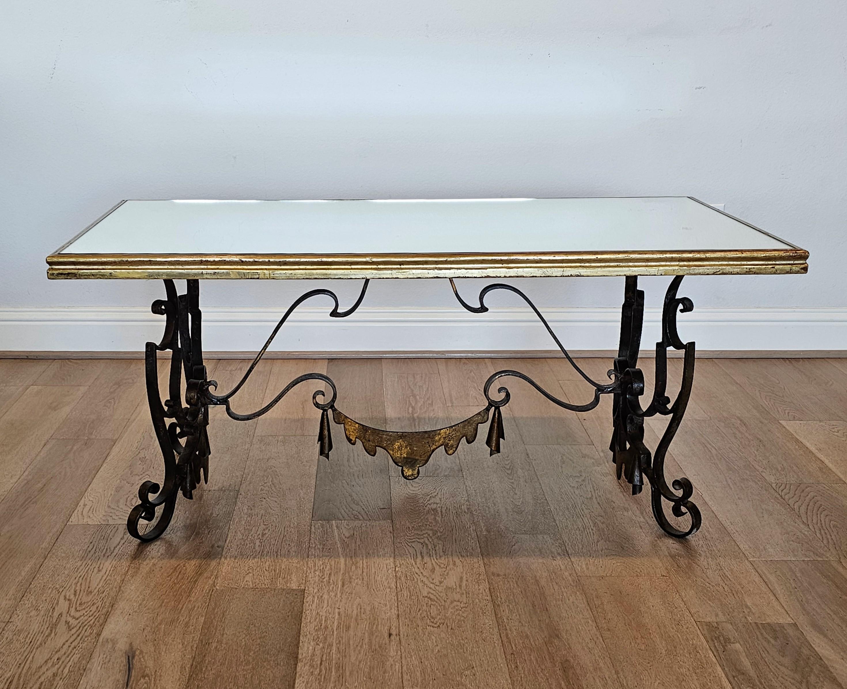 Table basse Art Déco moderniste française en fer forgé doré Gilbert Poillerat en vente 5