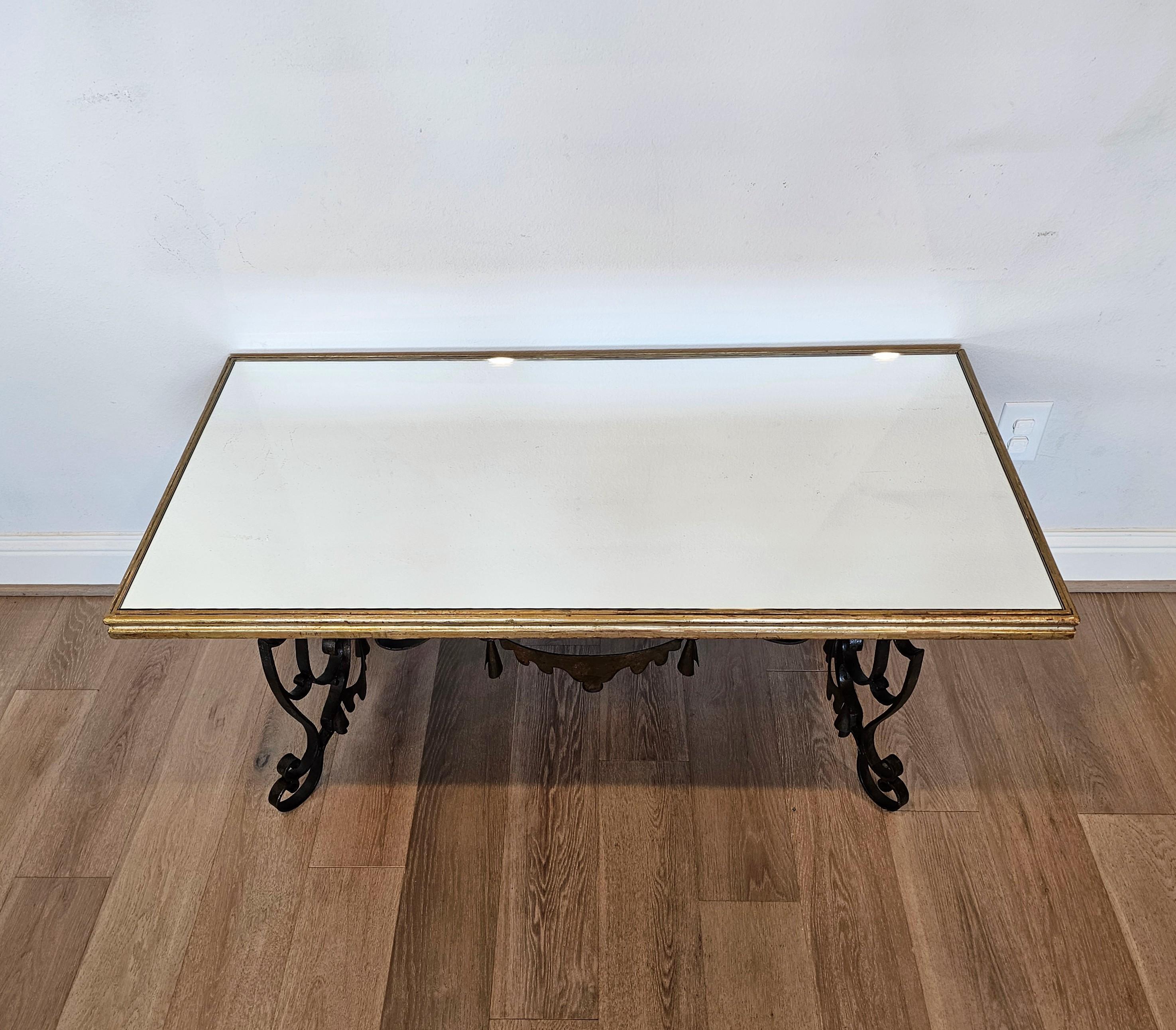 Table basse Art Déco moderniste française en fer forgé doré Gilbert Poillerat en vente 9