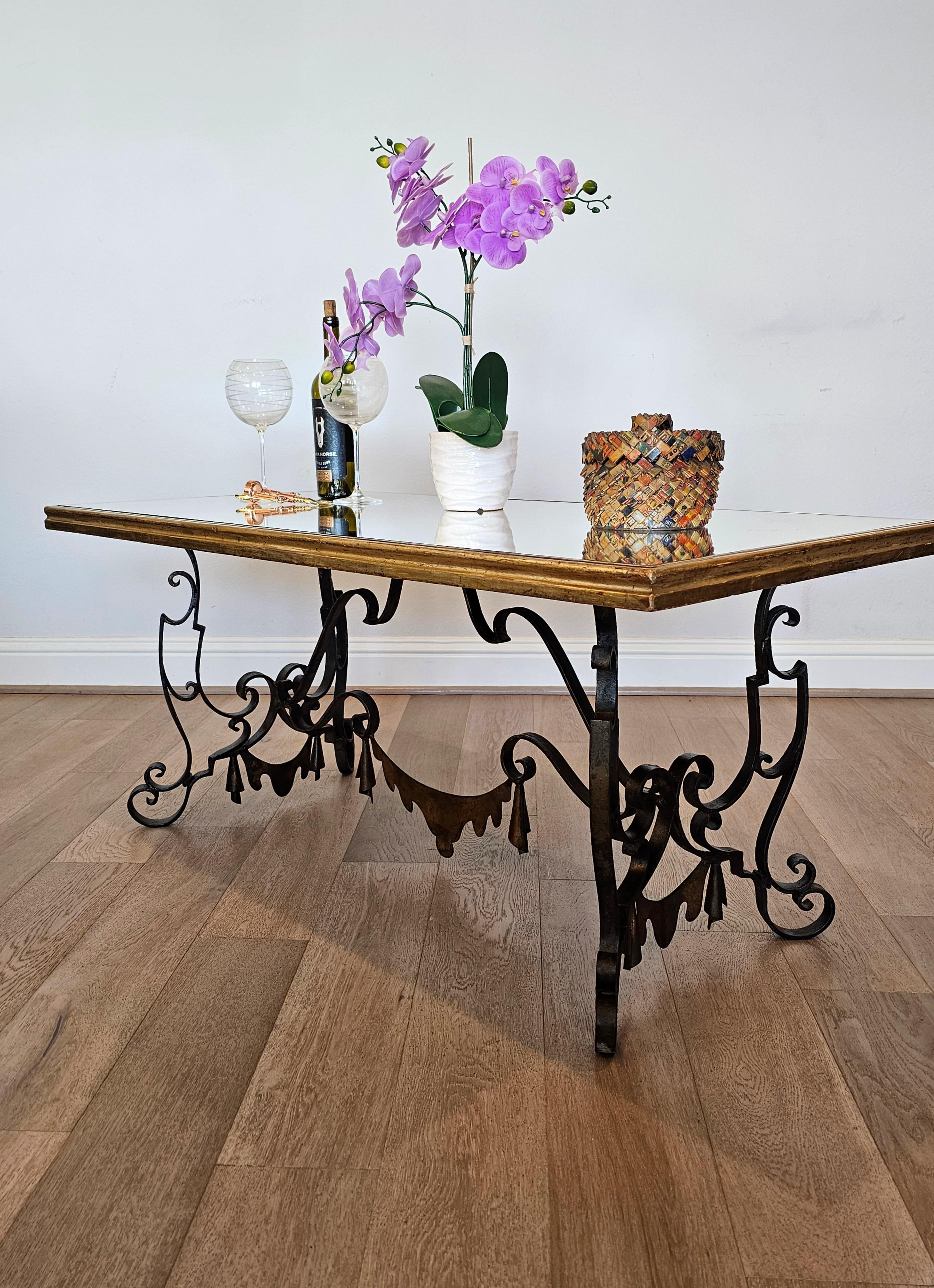 Table basse Art Déco moderniste française en fer forgé doré Gilbert Poillerat en vente 12