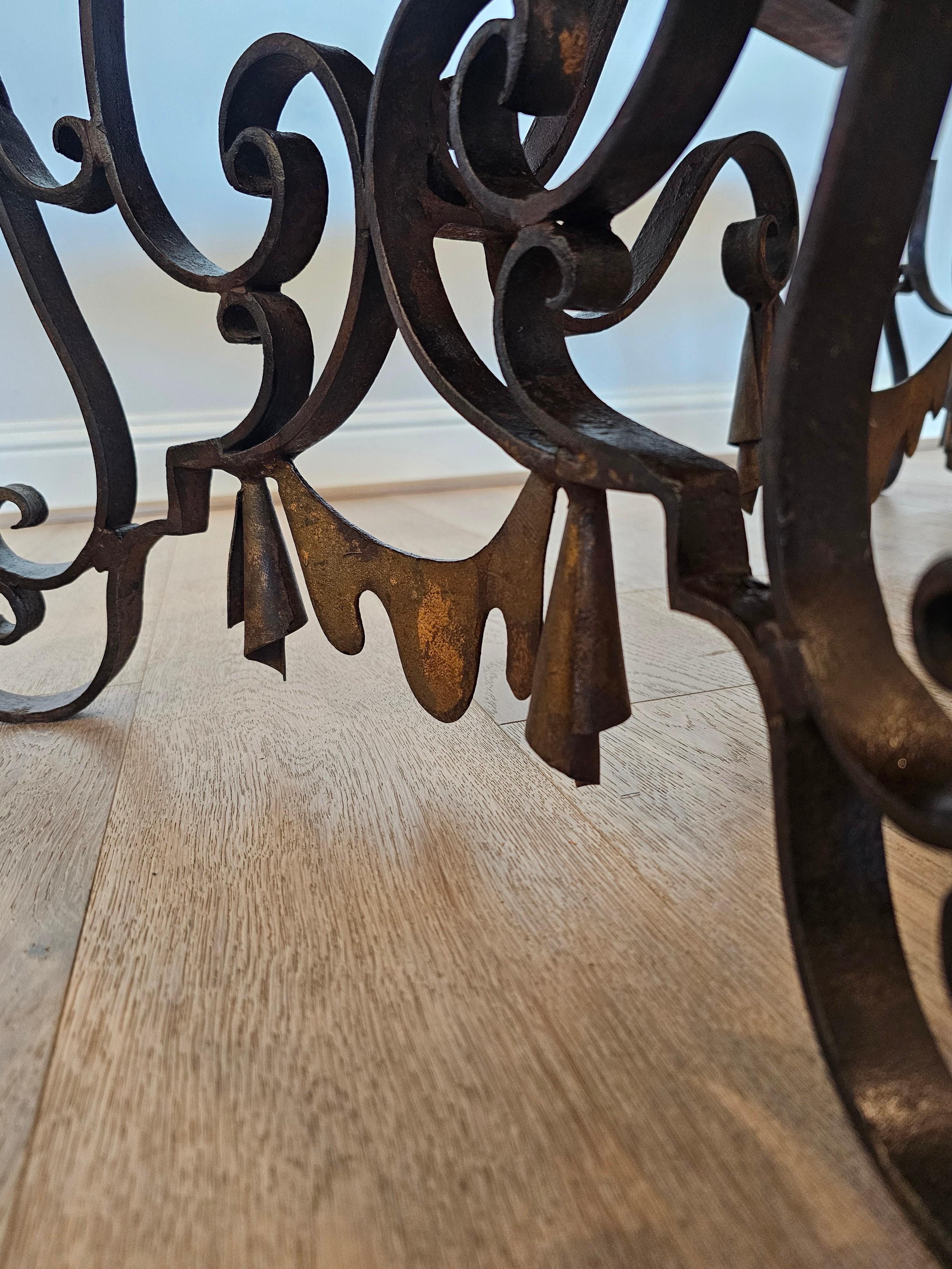 Table basse Art Déco moderniste française en fer forgé doré Gilbert Poillerat Bon état - En vente à Forney, TX