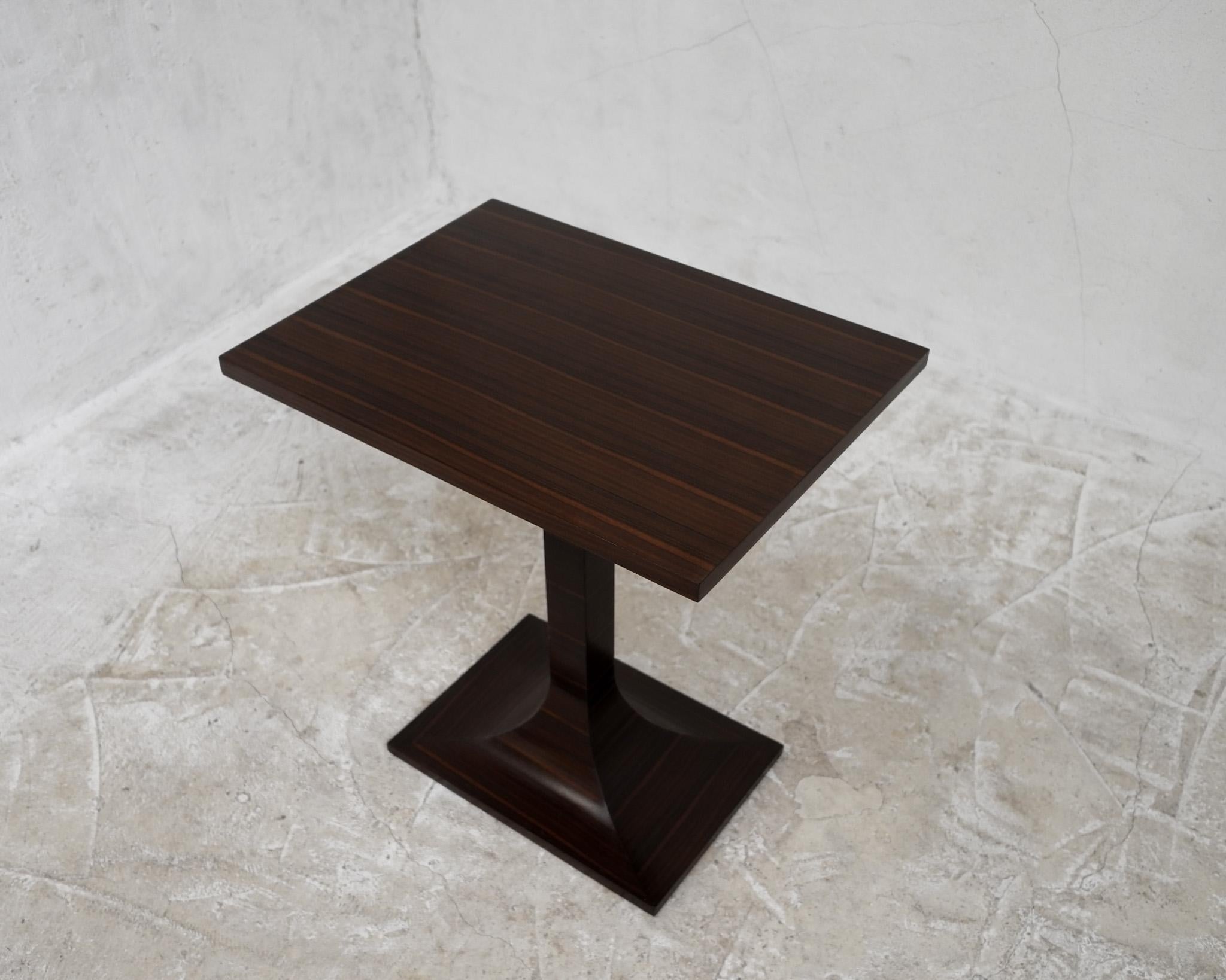 French Art Deco/Modernist Walnut veneer side/lamp table 1
