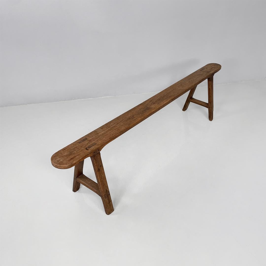 Banc étroit en bois massif Art déco français, années 1930 État moyen - En vente à MIlano, IT
