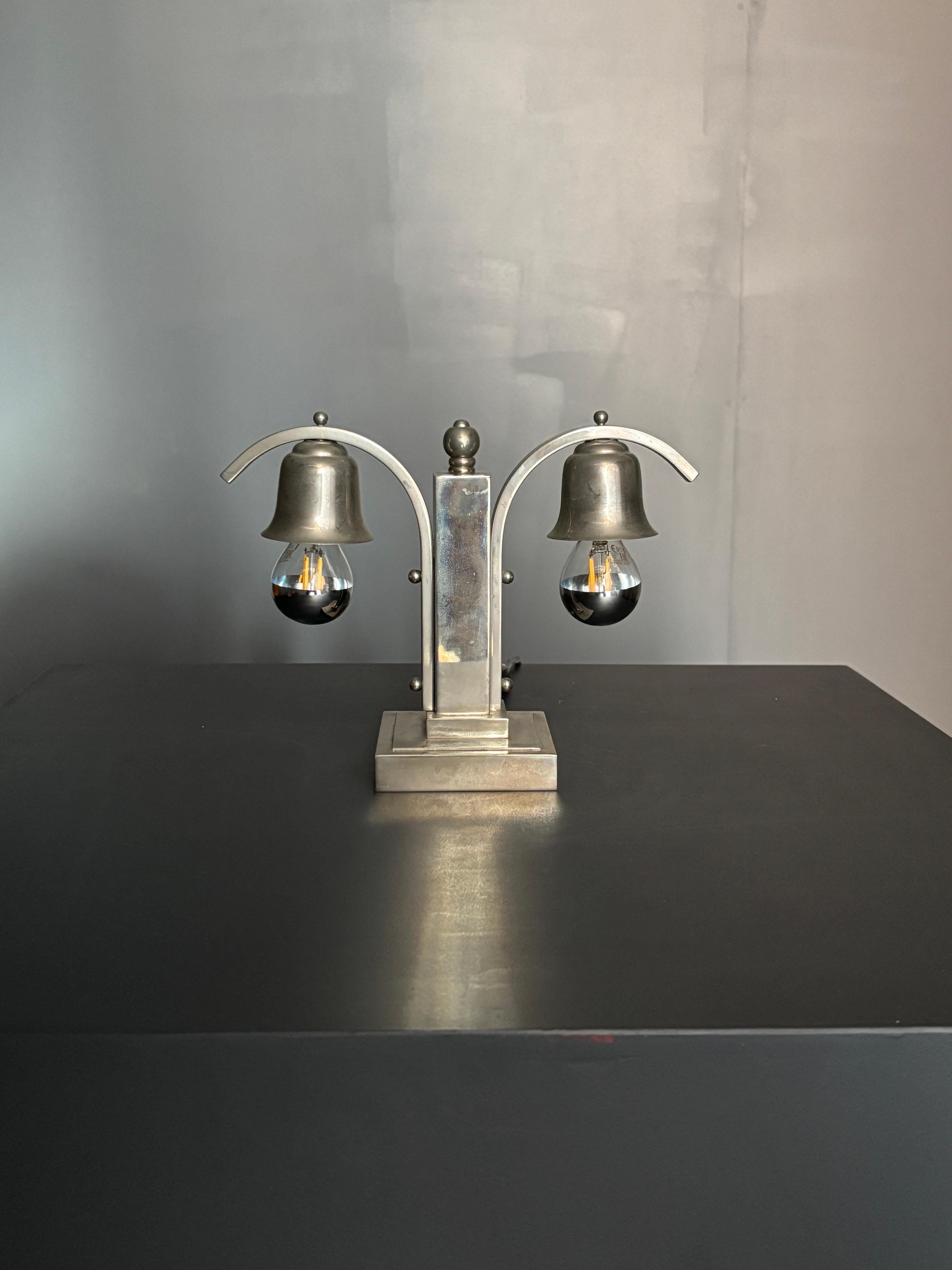 Nickel Lampada da scrivania o da tavolo francese in nichel art déco, anni '30 in vendita