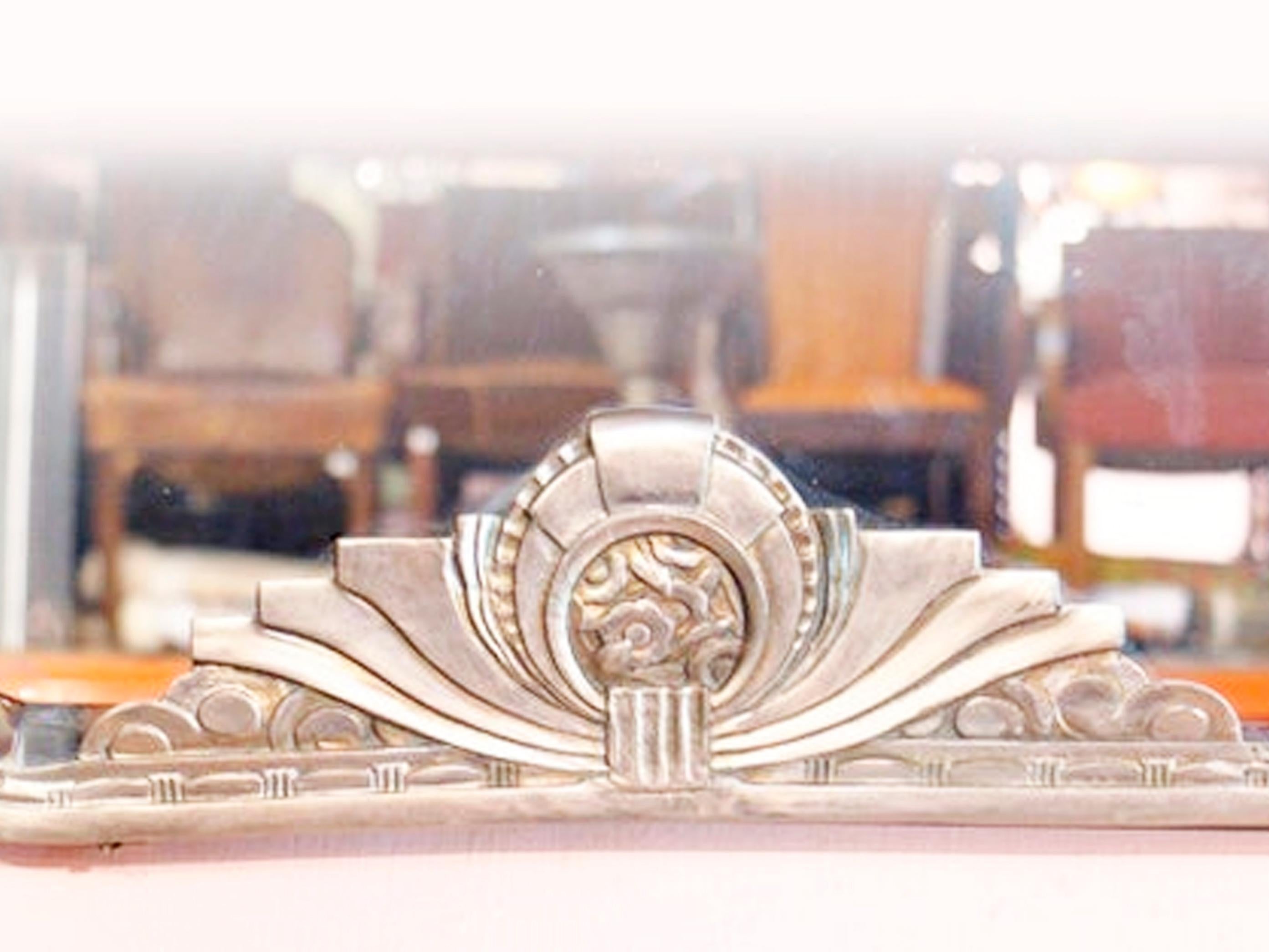 Specchio da parete francese Art Deco Mirror placcato in nichel in vendita 1
