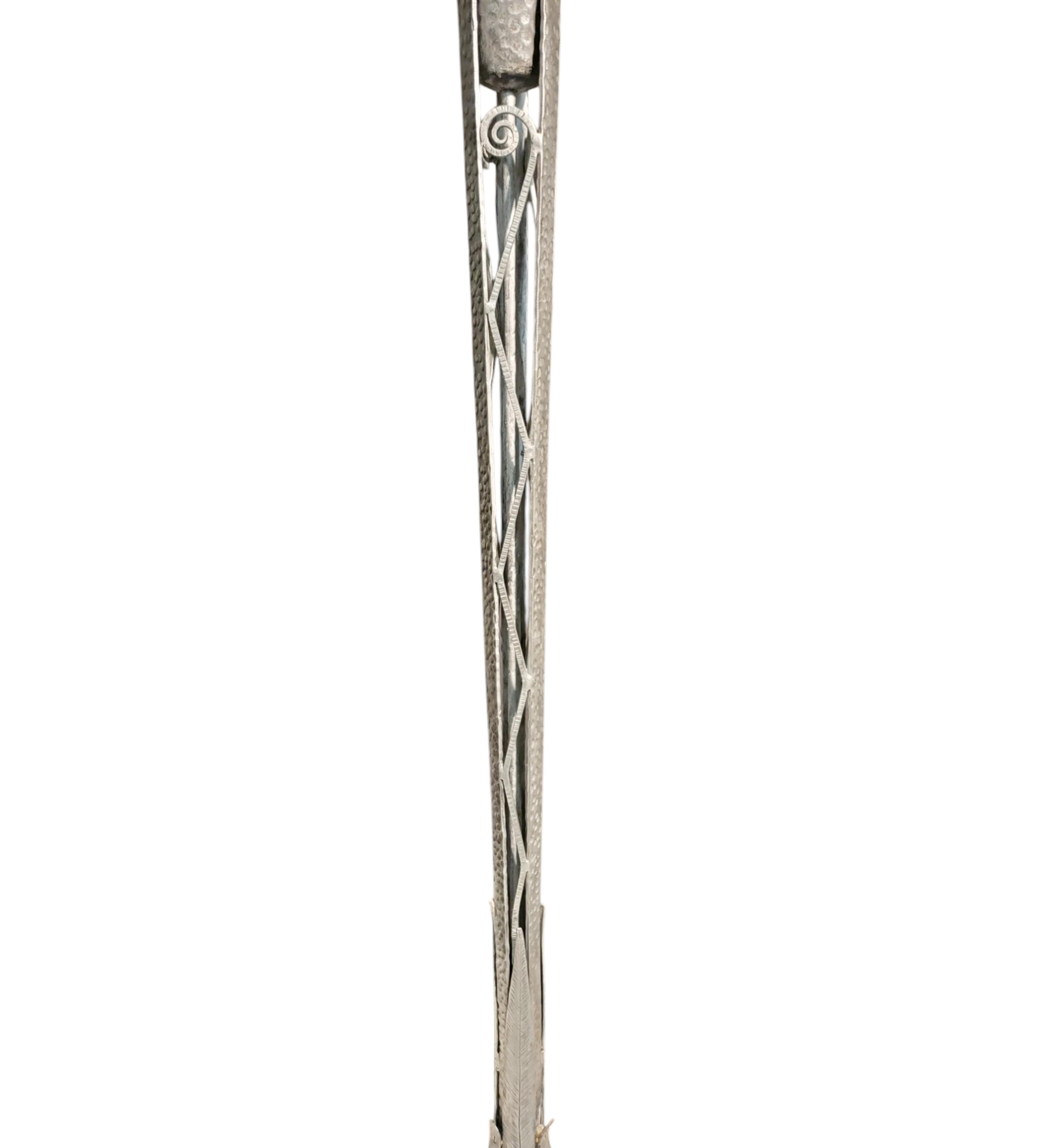 Lampadaire Art Déco français en fer nickelé et verre d'art signé Muller Freres 1930 en vente 5