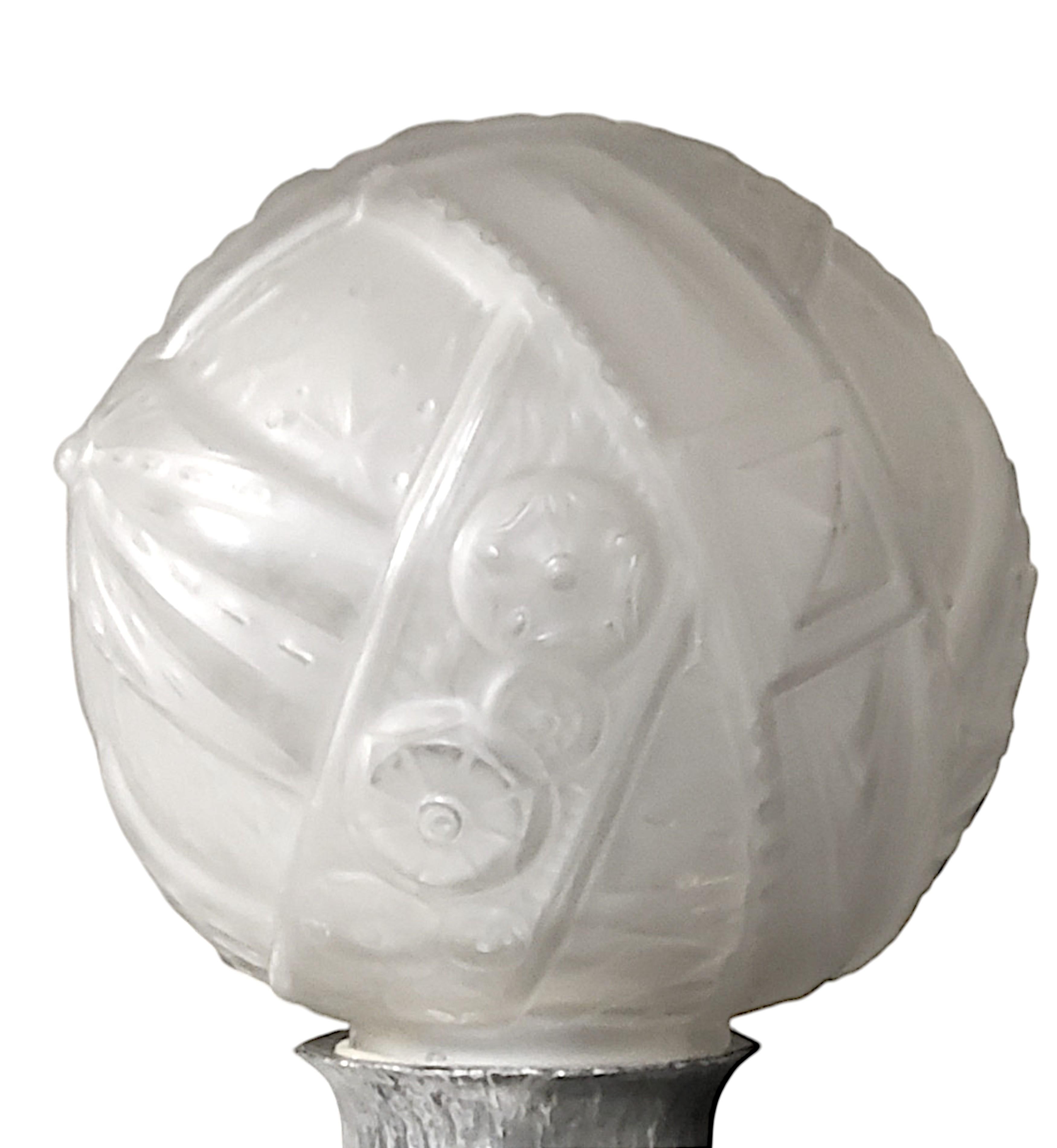 Art déco Lampadaire Art Déco français en fer nickelé et verre d'art signé Muller Freres 1930 en vente