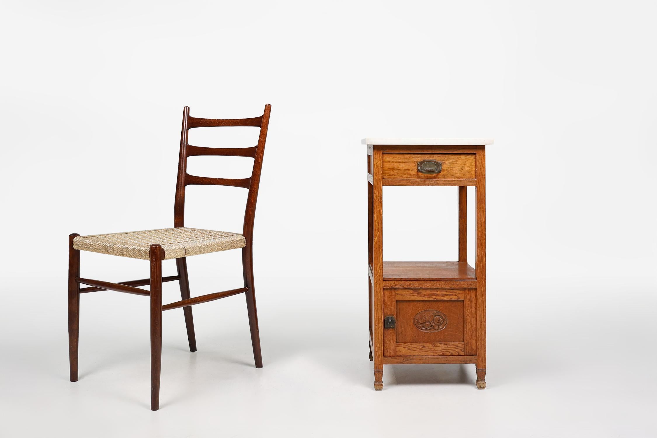 France / 1920 / Night stand / wood, carrara marble / Art Deco / Mid-century / Vintage

An elegant Art Deco night stand from the 1920s in France. This small cabinet features a carrara marble top, a drawer with decorative hardware and a small cupboard