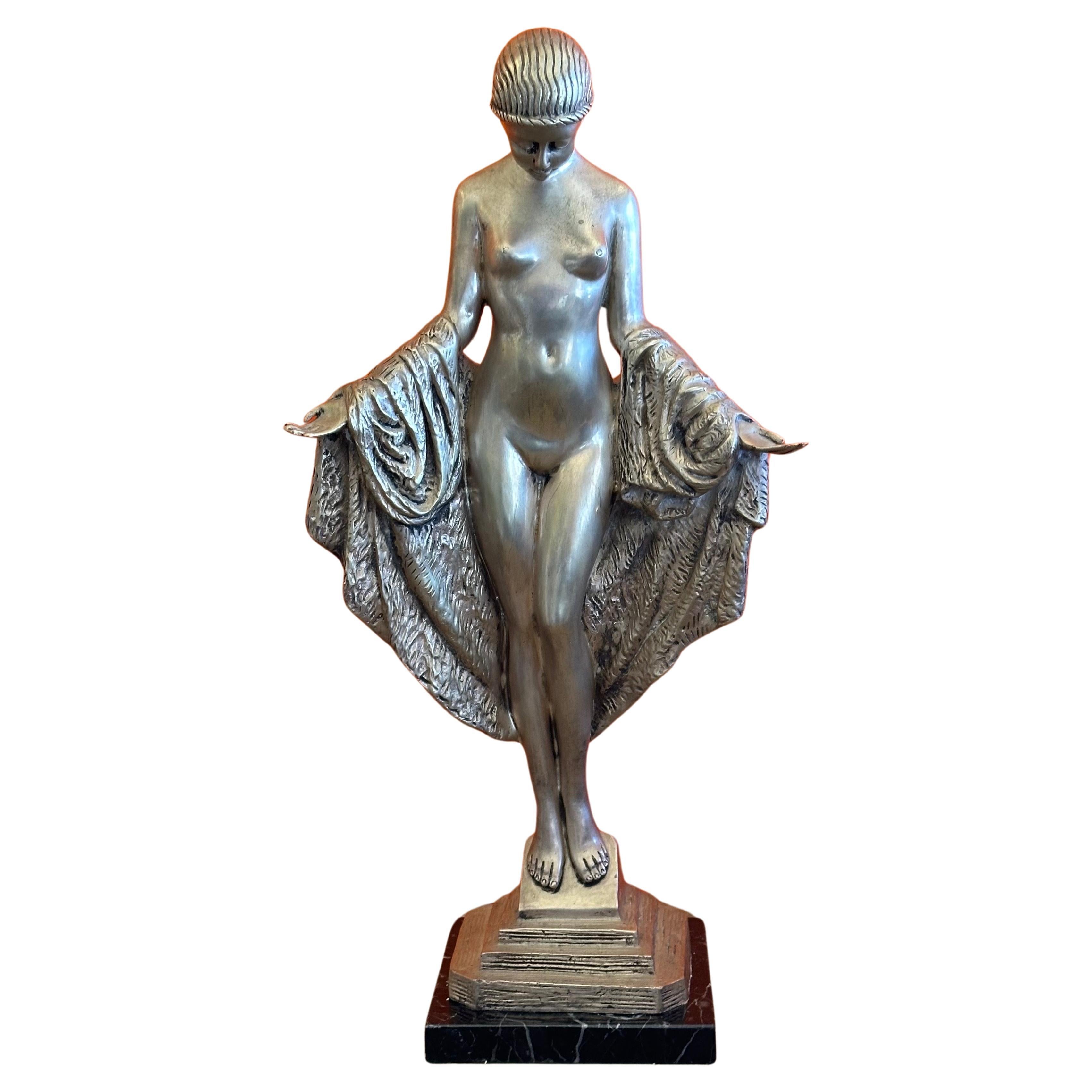 Scultura di ballerina nuda in stile Art Déco francese di J.E. Descomps Cormier in vendita 11