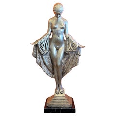Sculpture française Art déco d'une danseuse nue par J.E. Descomps Cormier