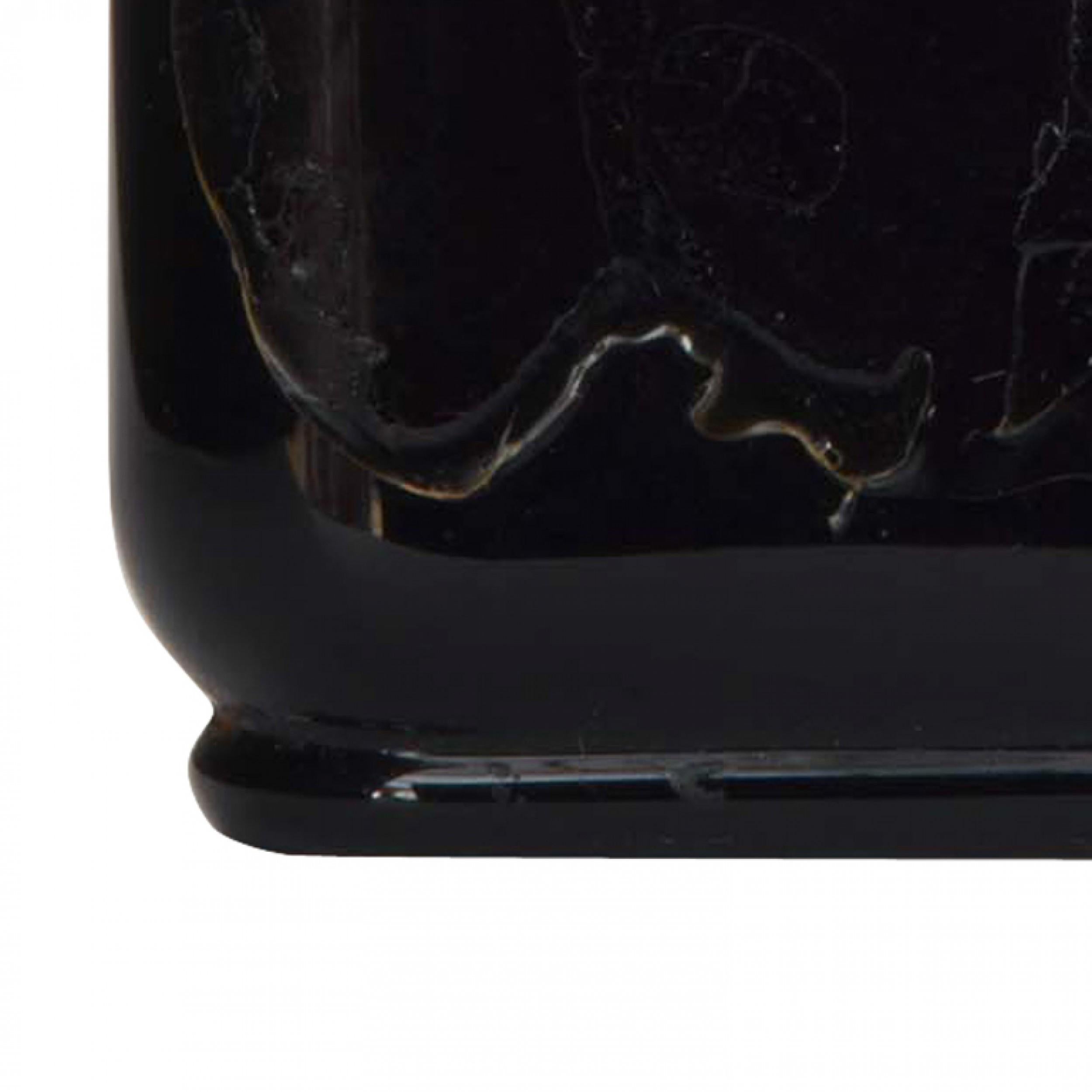 Bottiglia di profumo in vetro nero opaco rettangolare Art Deco francese (NUIT DE NOEL di A. Caron) con fascia dorata e tappo rotondo sfaccettato (firmato Baccarat)