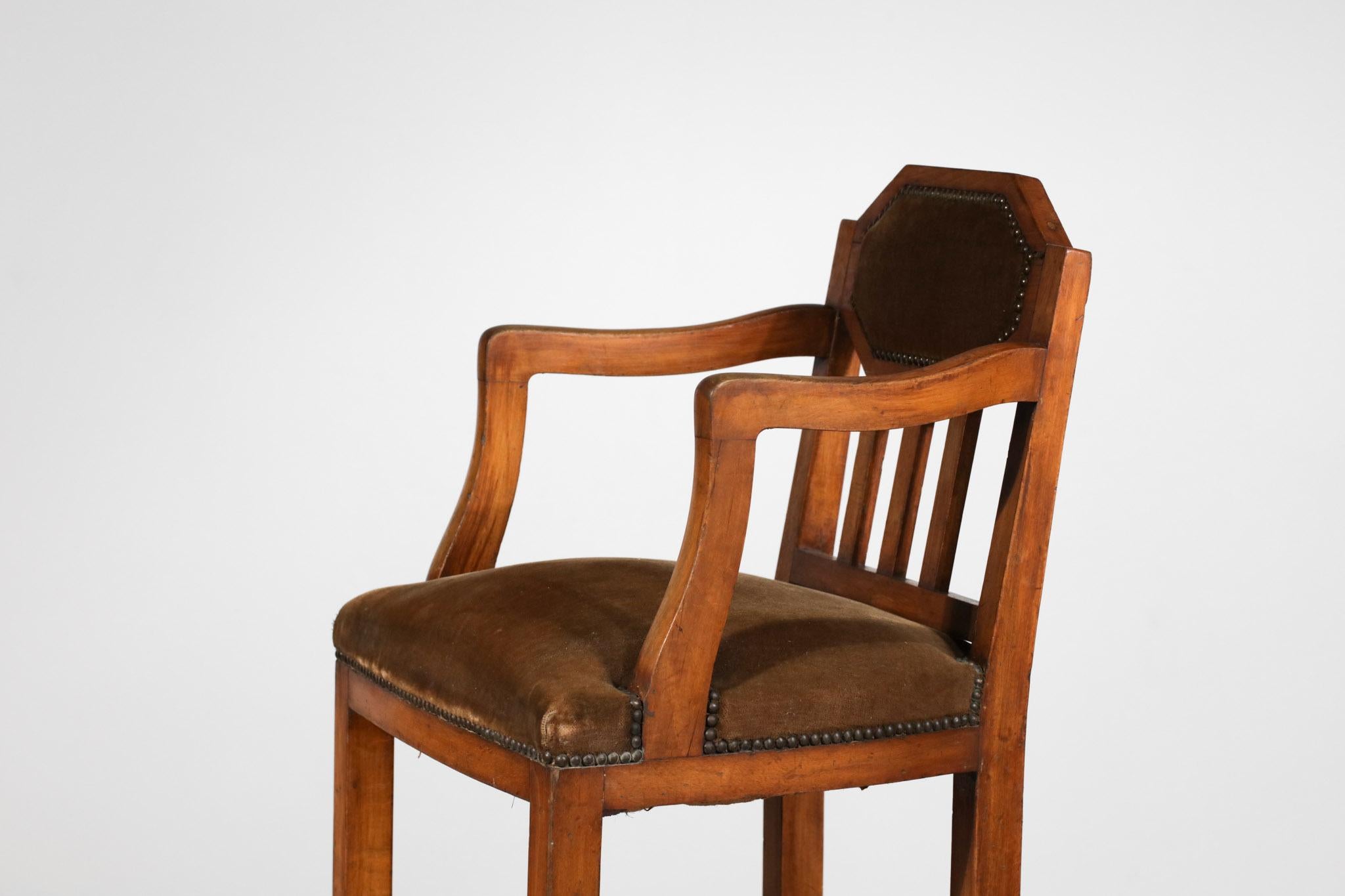 Mid-20th Century French Art Deco Oak Armchair in Brown Velvet - F750 For Sale