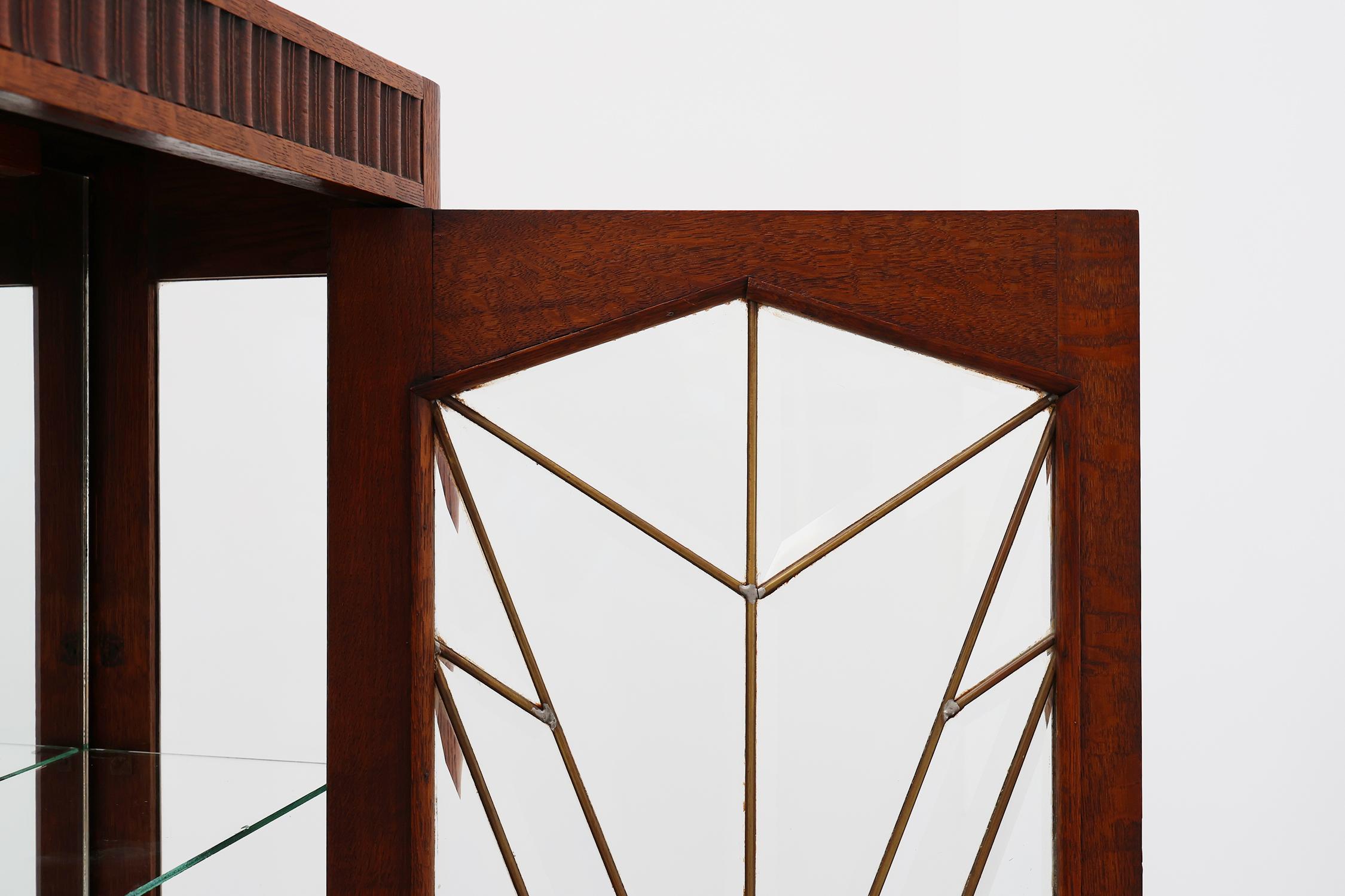 Mobile francese Art Déco in Oak con vetro smussato al piombo, 1920 ca. in vendita 5