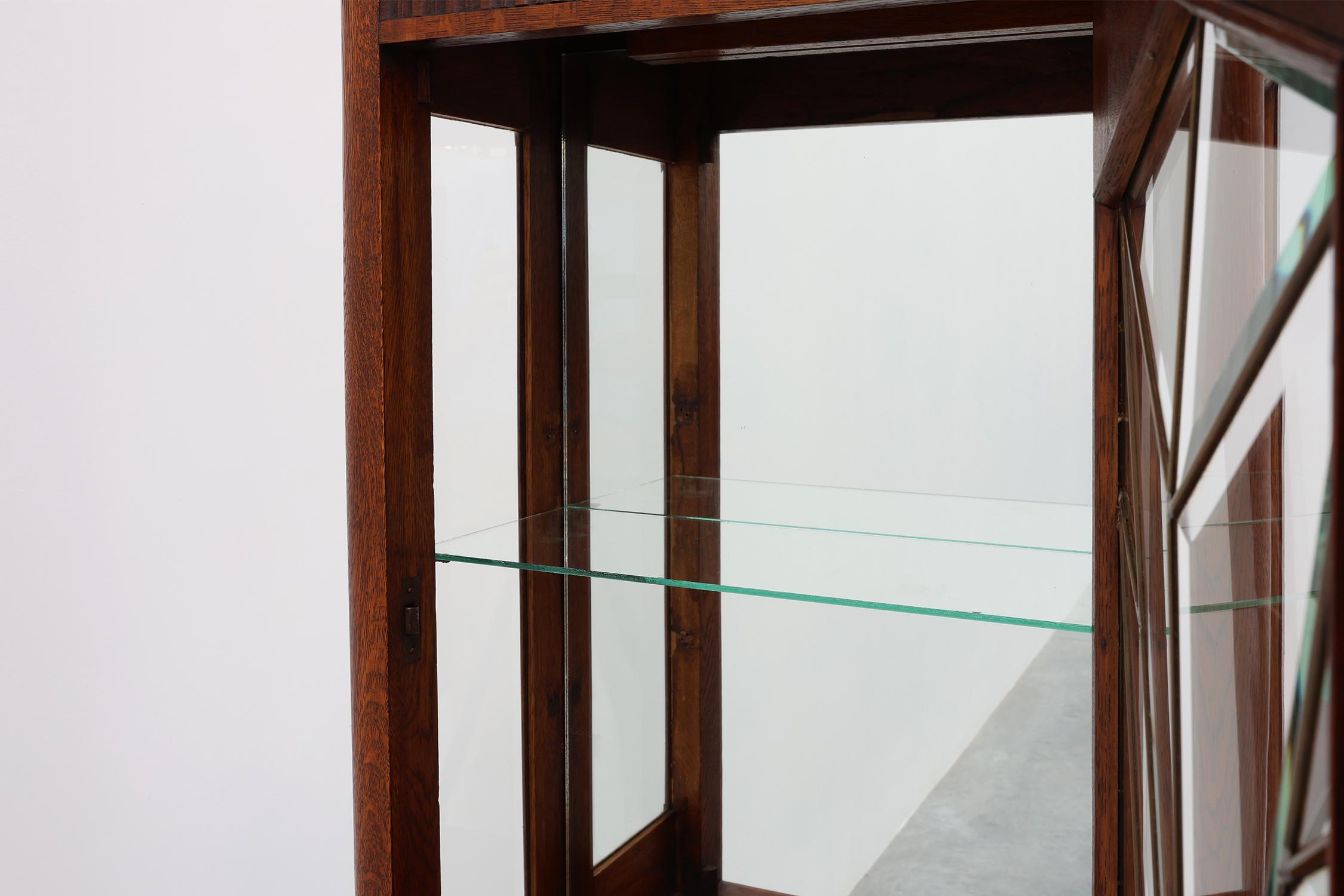 Mobile francese Art Déco in Oak con vetro smussato al piombo, 1920 ca. in vendita 6