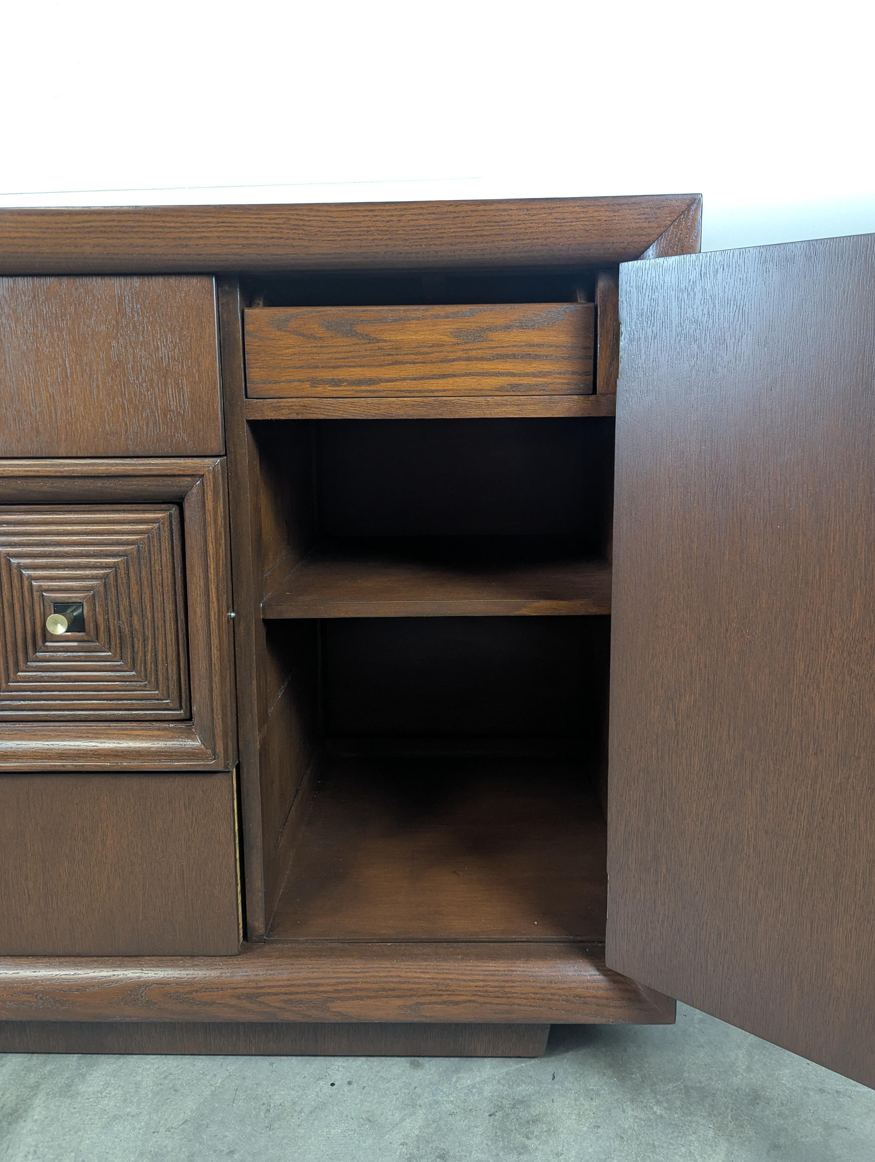 Credenza o credenza francese Art Déco in Oak attribuita a Maxime Old, anni '40 ca. in vendita 5