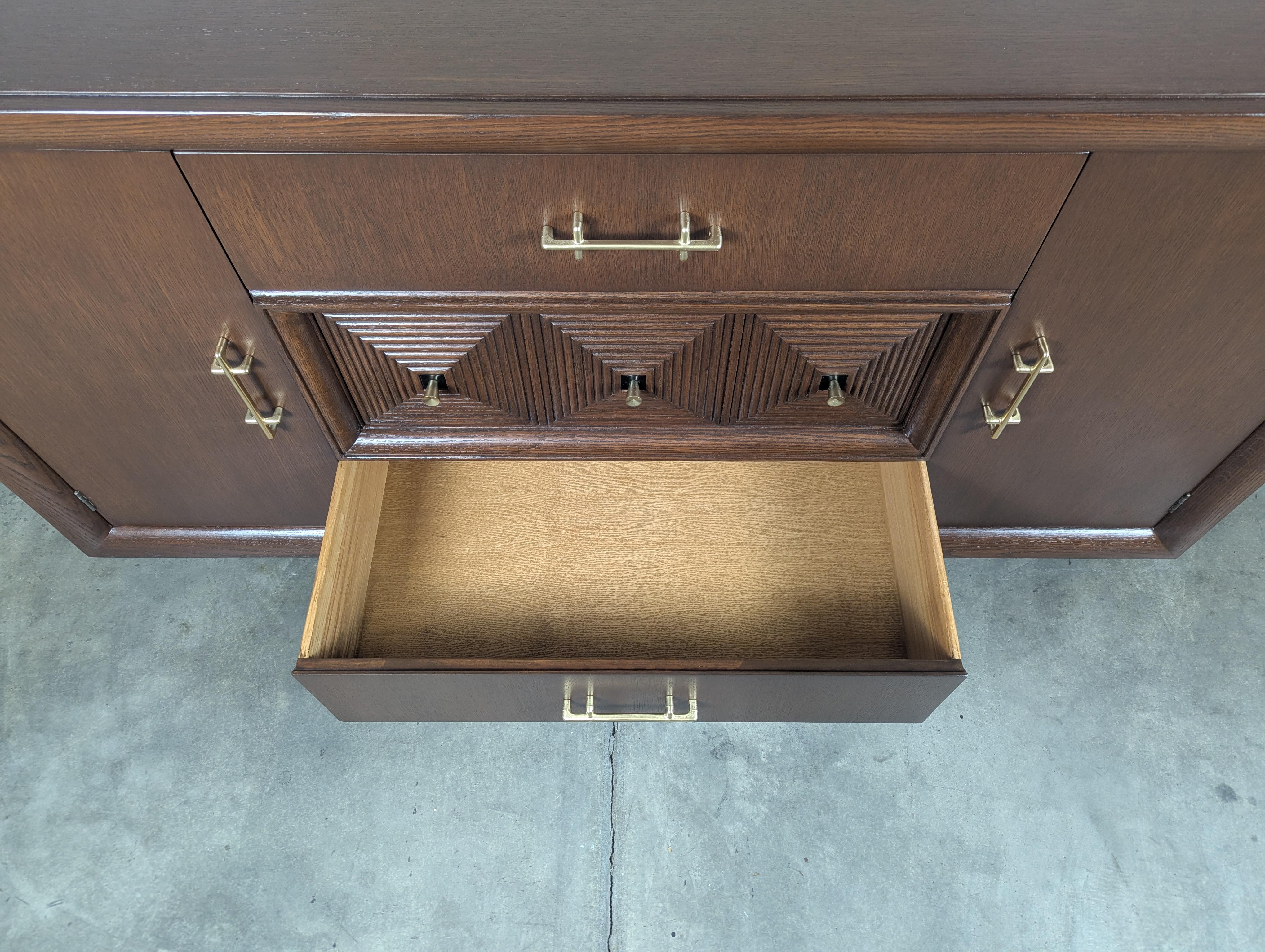 Credenza o credenza francese Art Déco in Oak attribuita a Maxime Old, anni '40 ca. in vendita 1