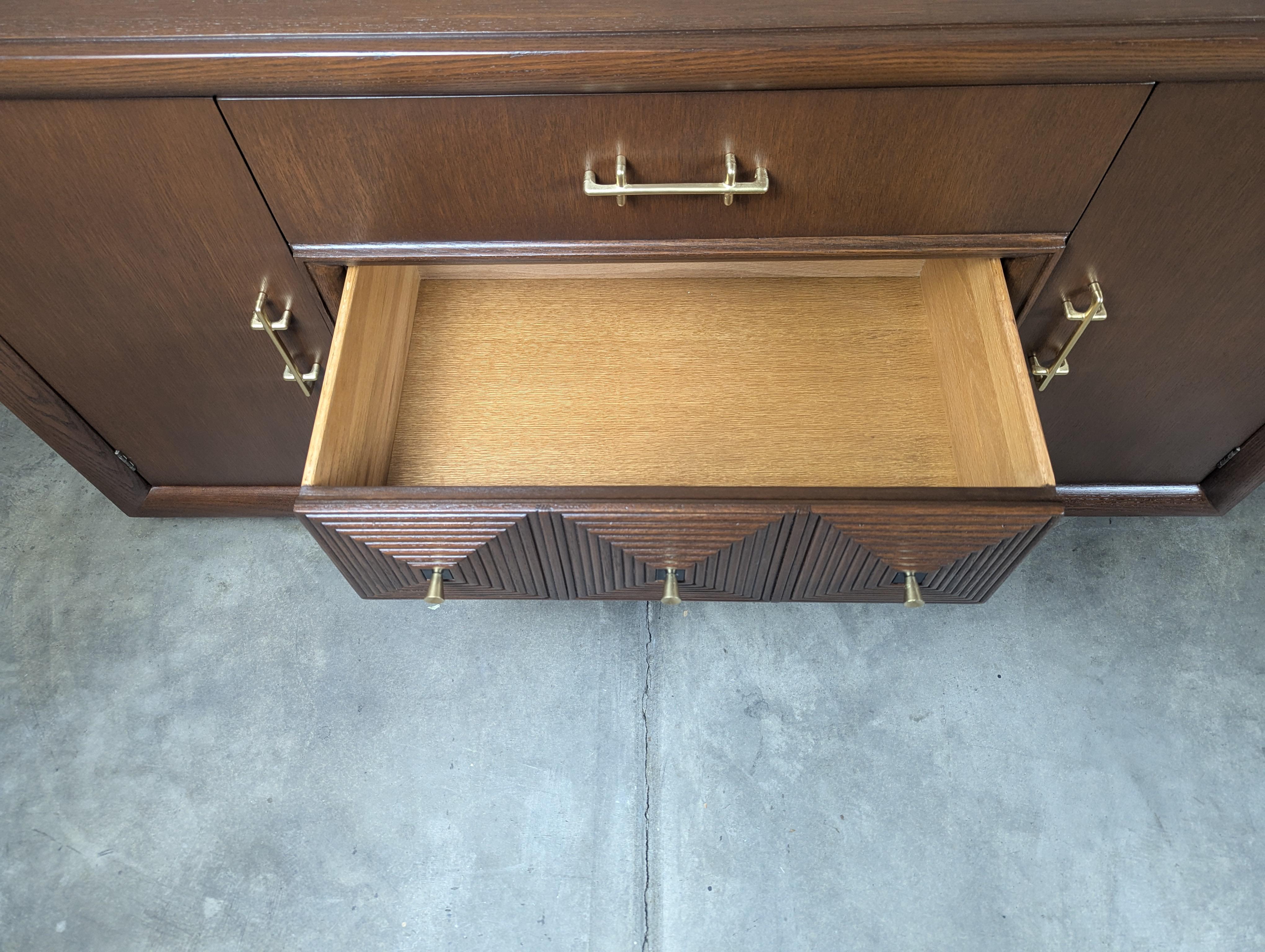 Credenza o credenza francese Art Déco in Oak attribuita a Maxime Old, anni '40 ca. in vendita 3