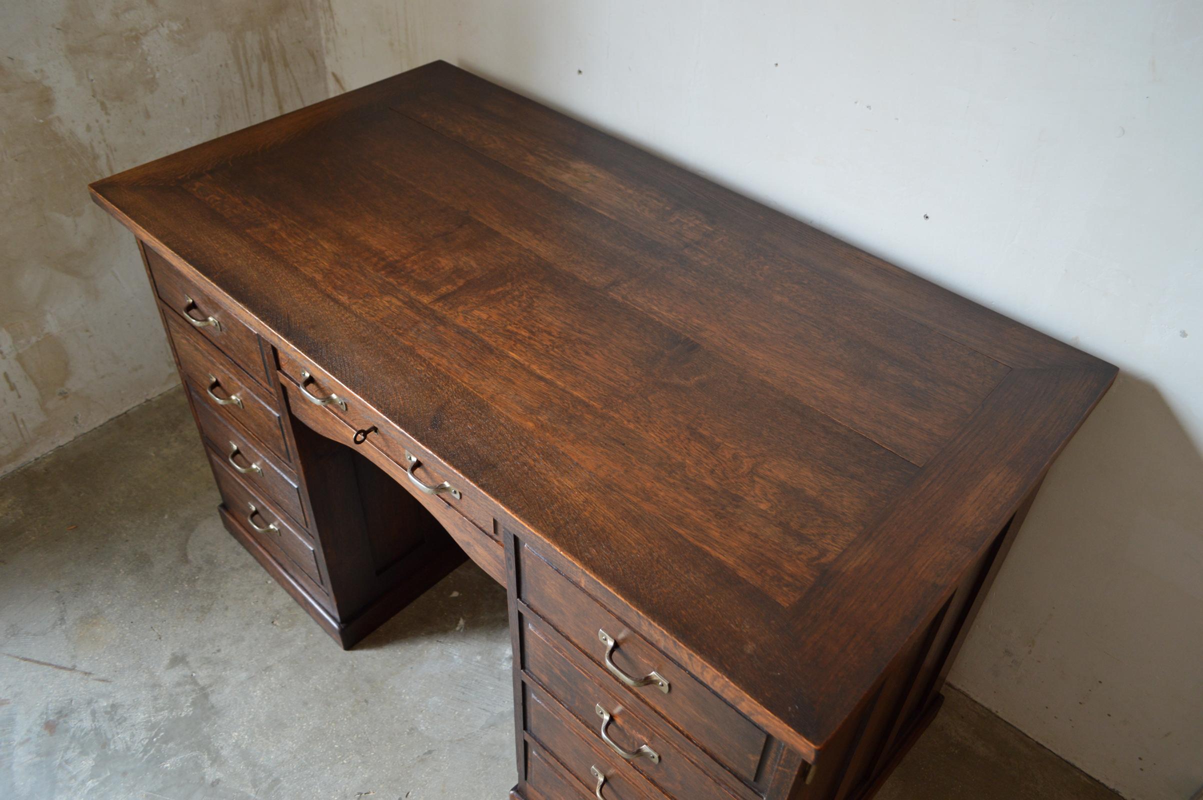 Early 20th Century French Art Deco Oak Desk with a Unusual Closing System by Securitas, circa 1925