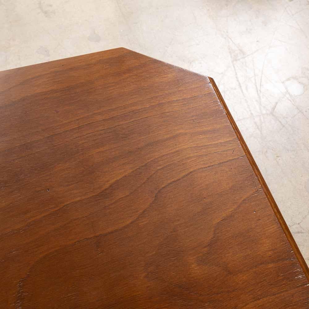 Französischer Art Deco Eiche Beistelltisch im Angebot 6
