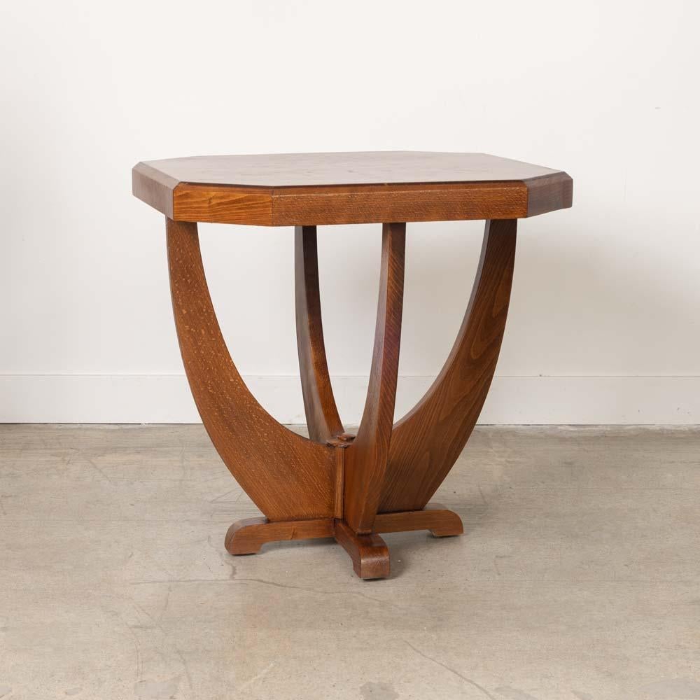 Französischer Art Deco Eiche Beistelltisch (Eichenholz) im Angebot