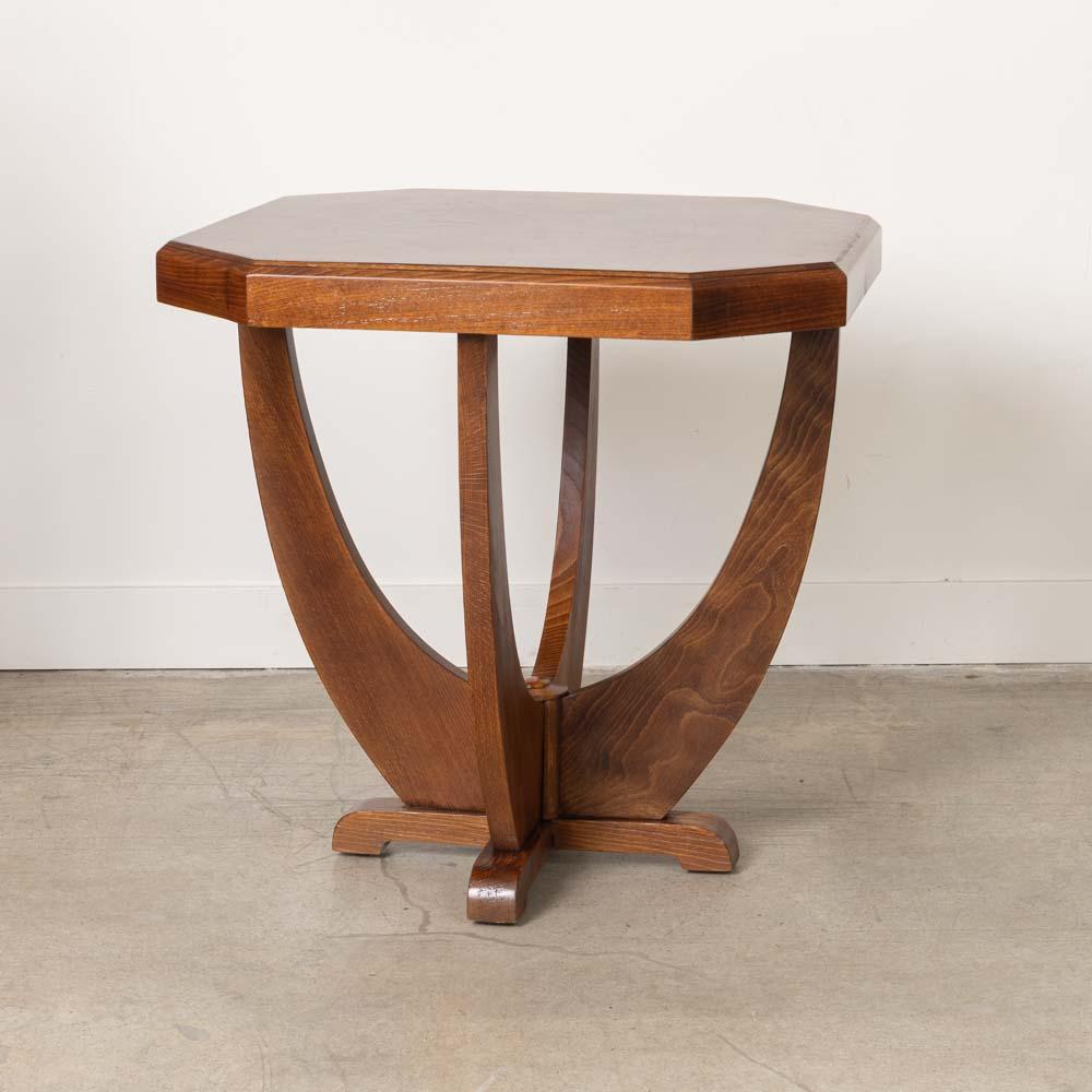 Französischer Art Deco Eiche Beistelltisch im Angebot 1