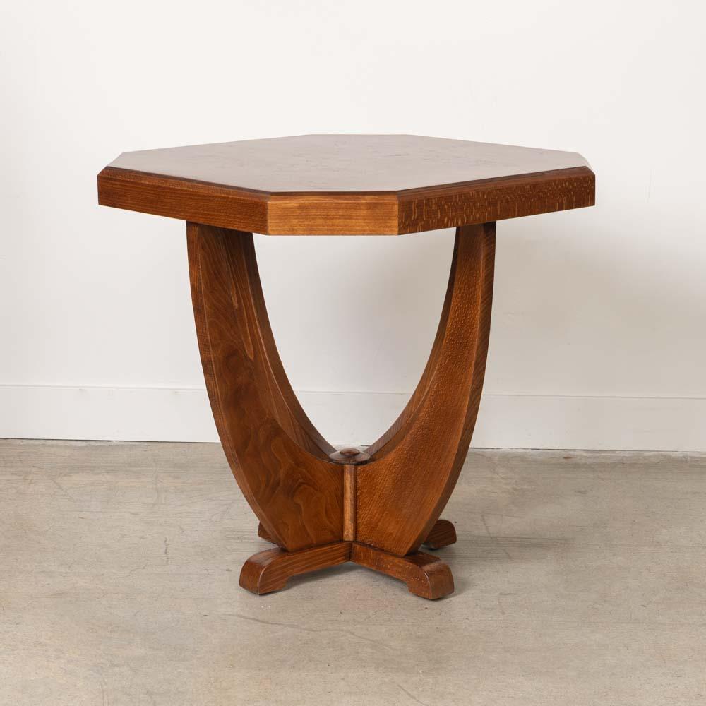 Französischer Art Deco Eiche Beistelltisch im Angebot 2