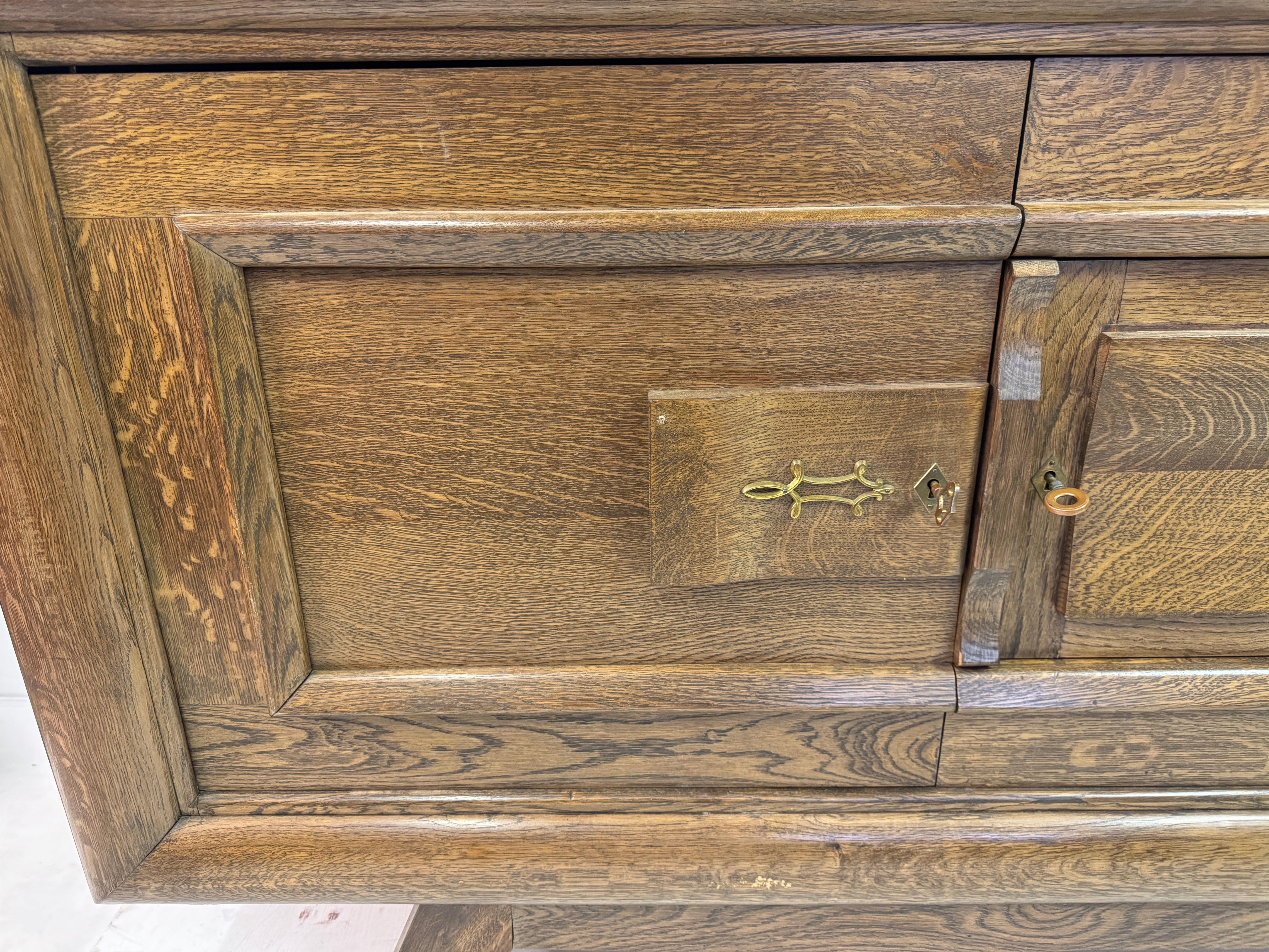 Credenza o buffet francese Art Déco in Oak del 1940 In condizioni buone in vendita a London, London