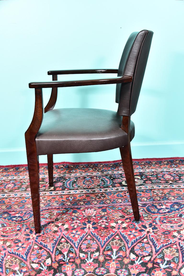 French Art Deco Office Chair in Walnut Wood In Excellent Condition For Sale In Houston, TX