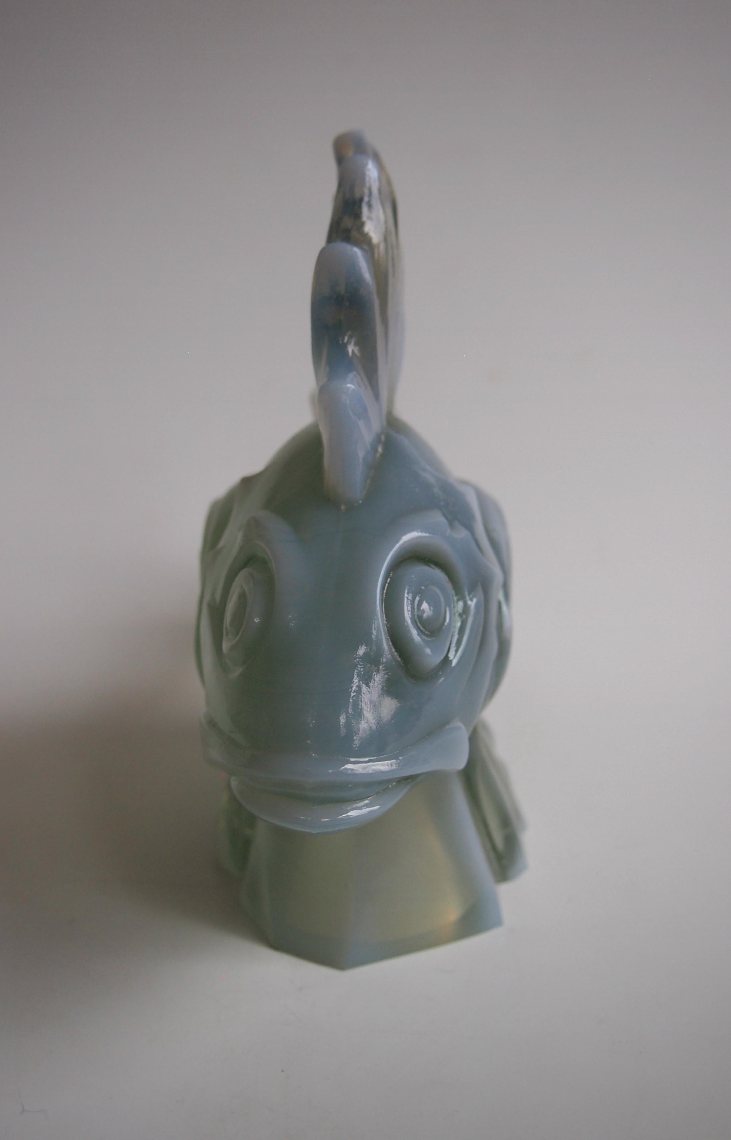 Statua di pesce in vetro verde opalino francese Art Deco di CLA in vendita 3