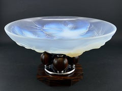 Bol central en verre opalescent Art Déco français:: années 1930