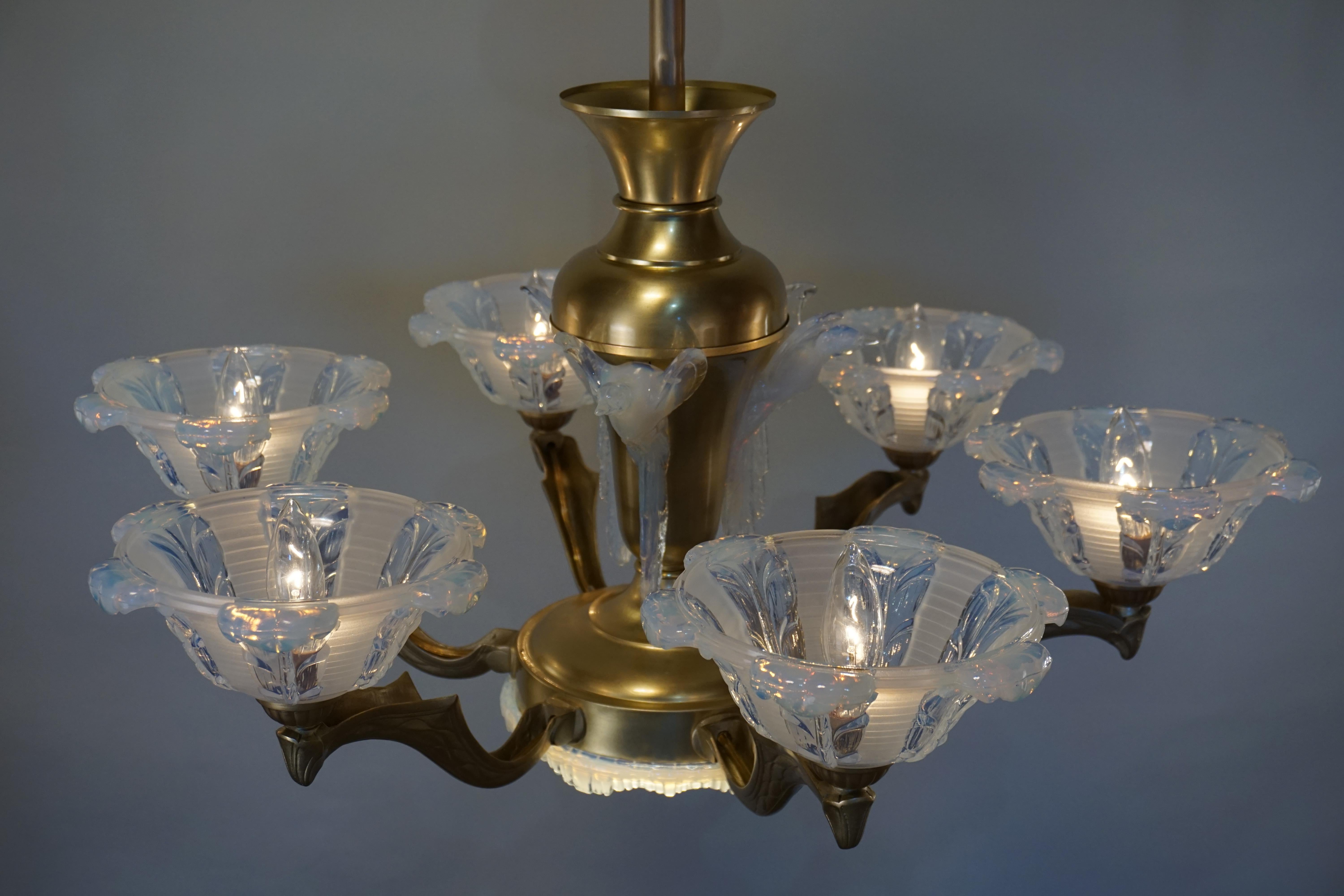 French Art Deco Opalescent Glass Chandelier by Ezan 5