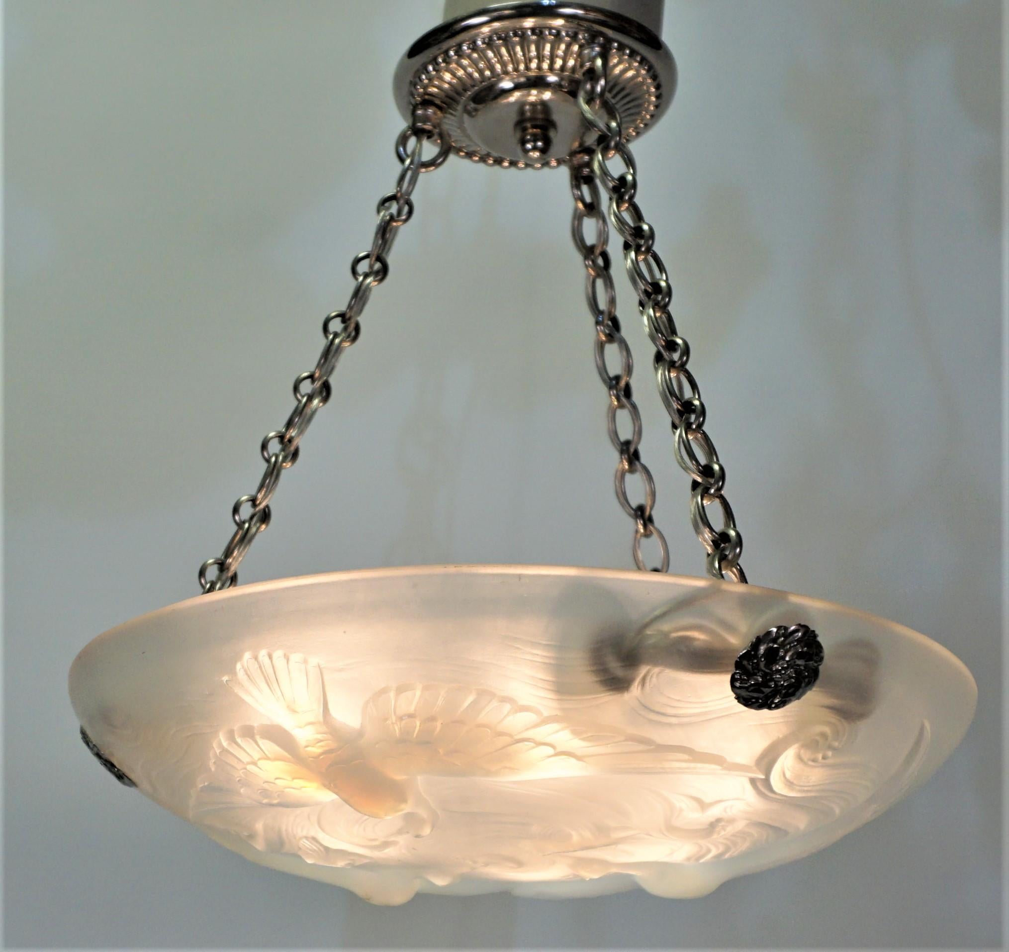 French Art Deco Opalescent Glass Chandelier by Verlys Kingfisher Design In Good Condition For Sale In Fairfax, VA