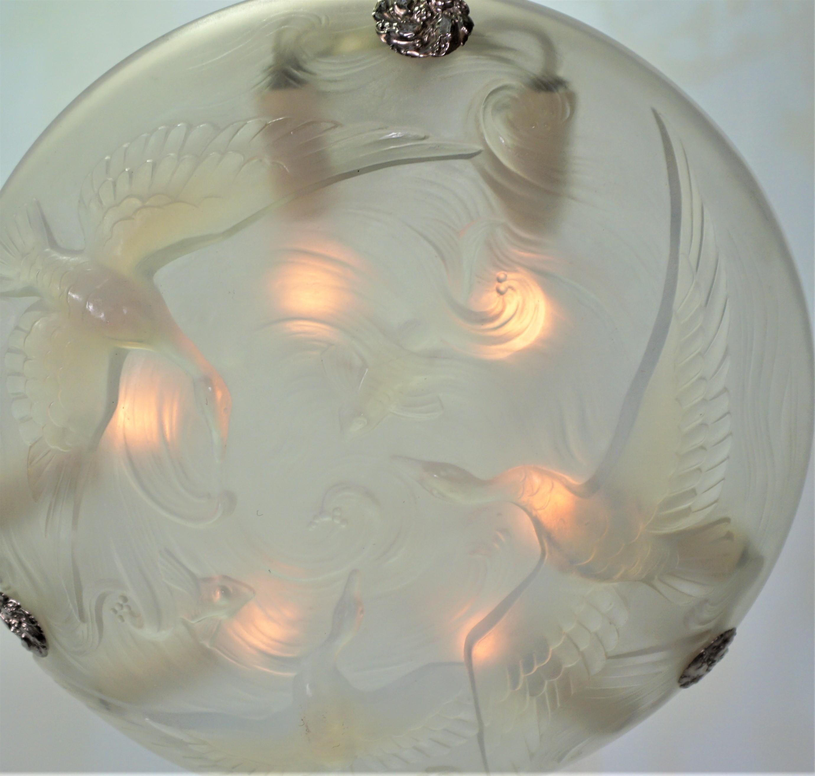 Lustre Art Déco français en verre opalescent de Verlys Kingfisher Design en vente 2