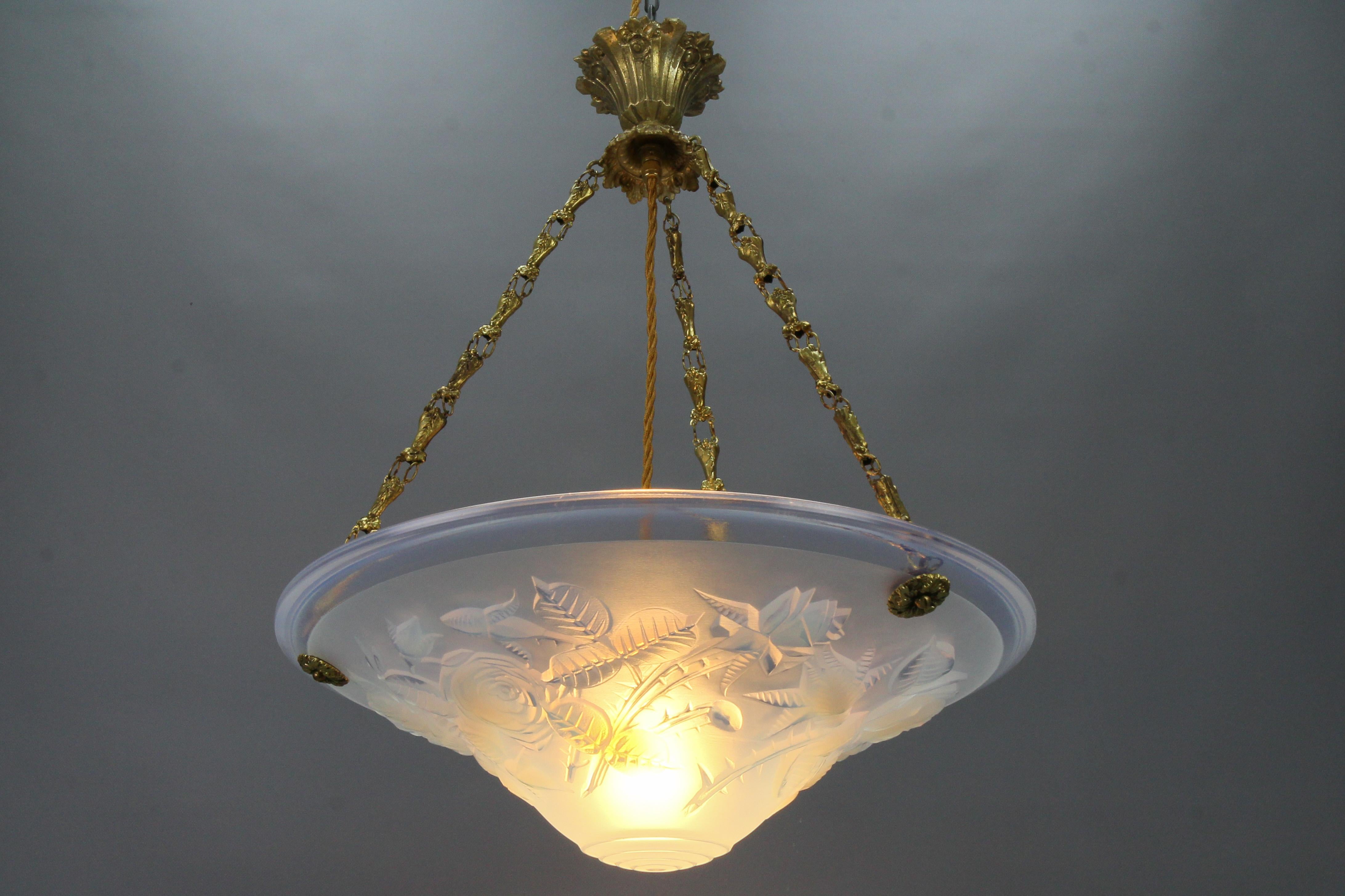 French Art Deco Opalescent Glass Pendant Light Roses by Pierre Maynadier  For Sale 5